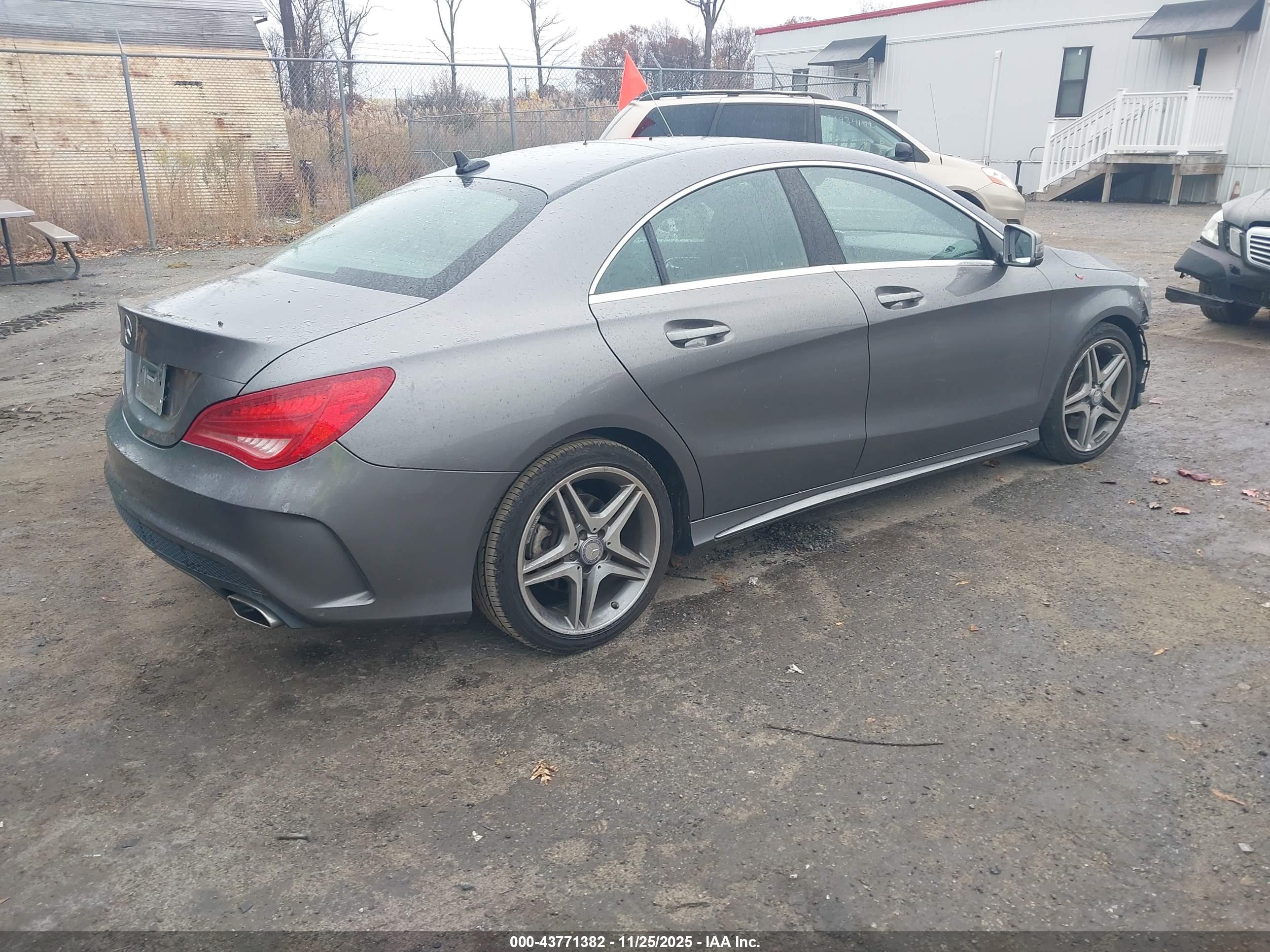 MERCEDES-BENZ CLA image 4