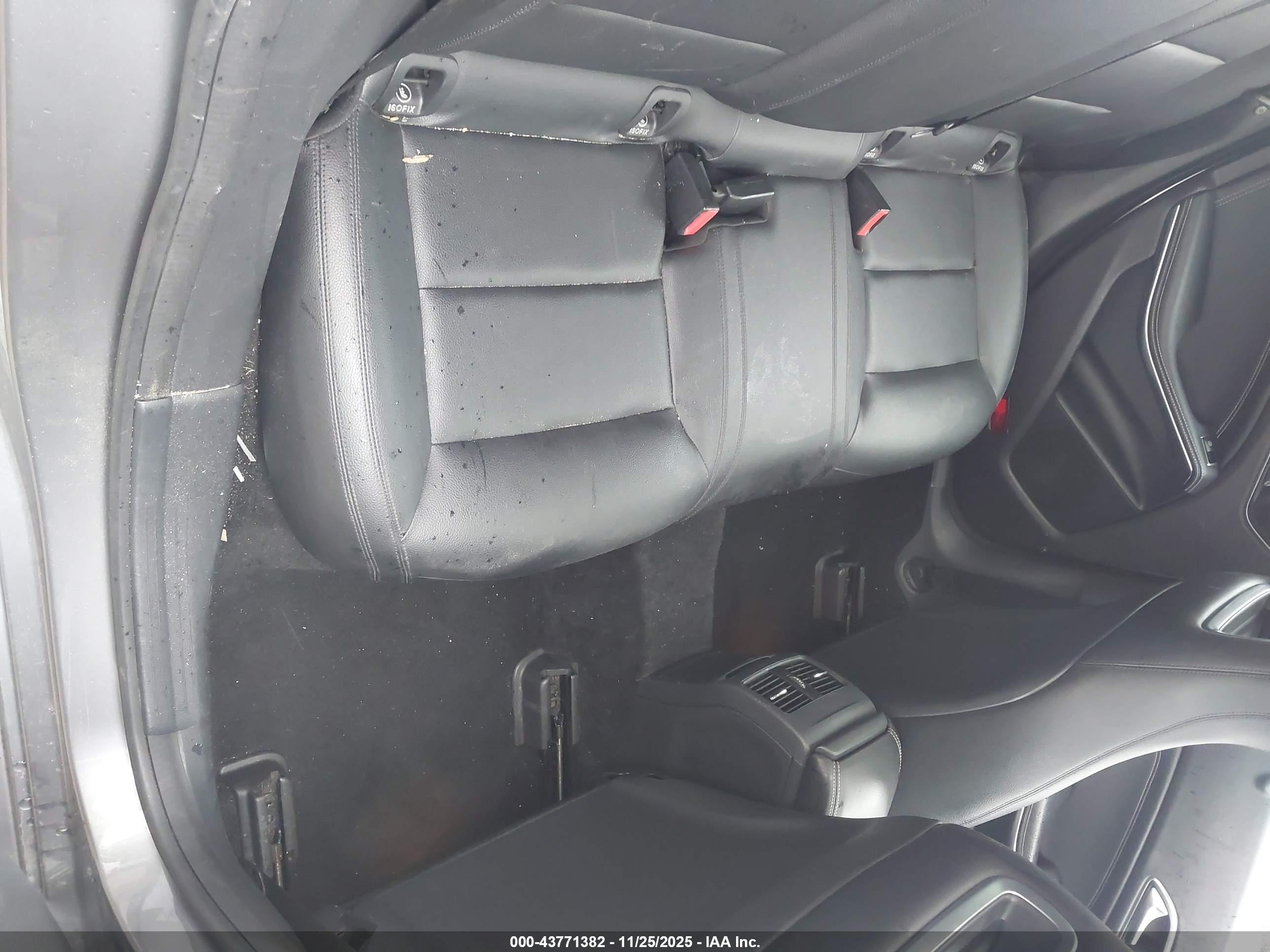 MERCEDES-BENZ CLA image 8
