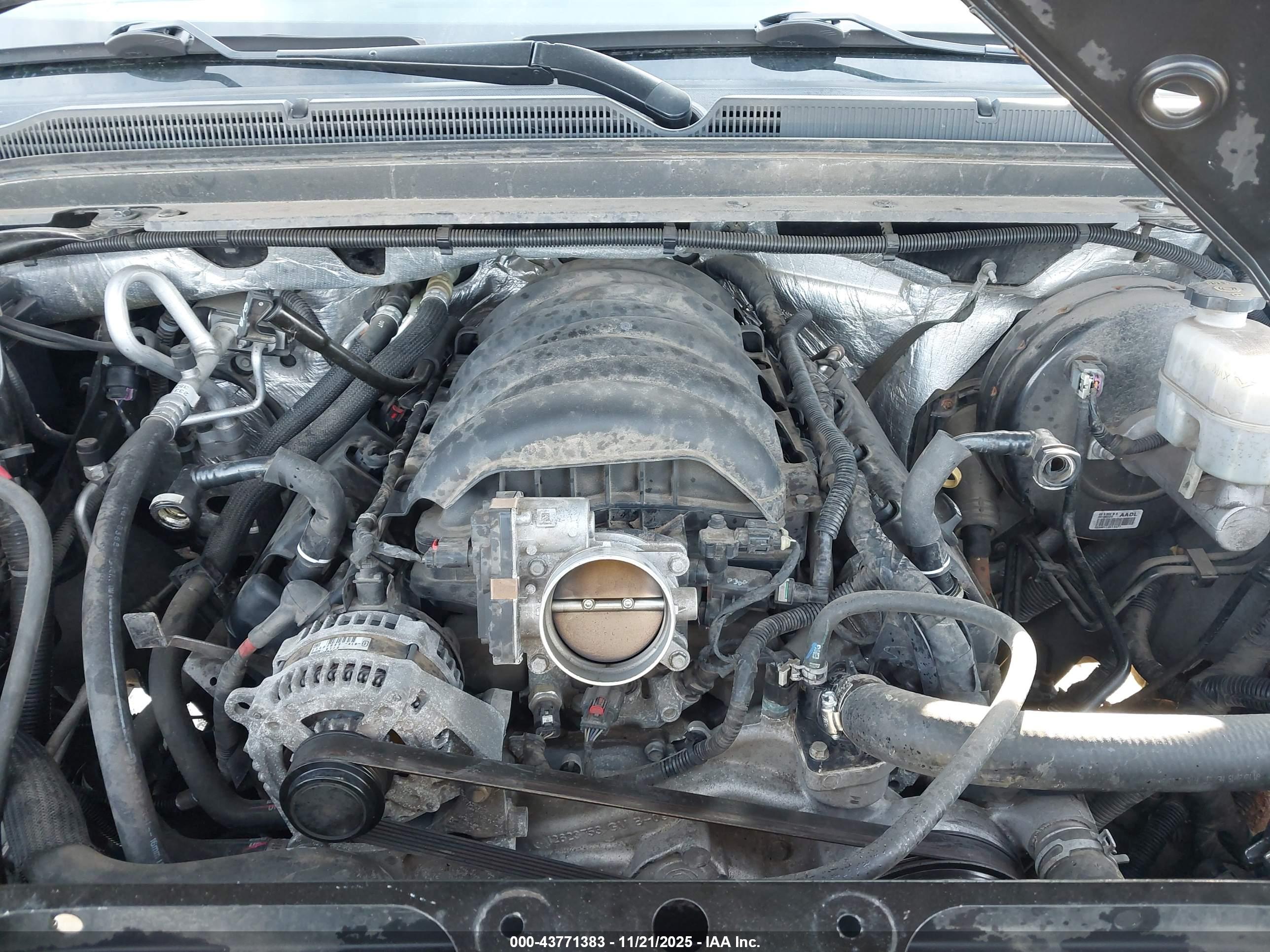 CHEVROLET SUBURBAN image 10