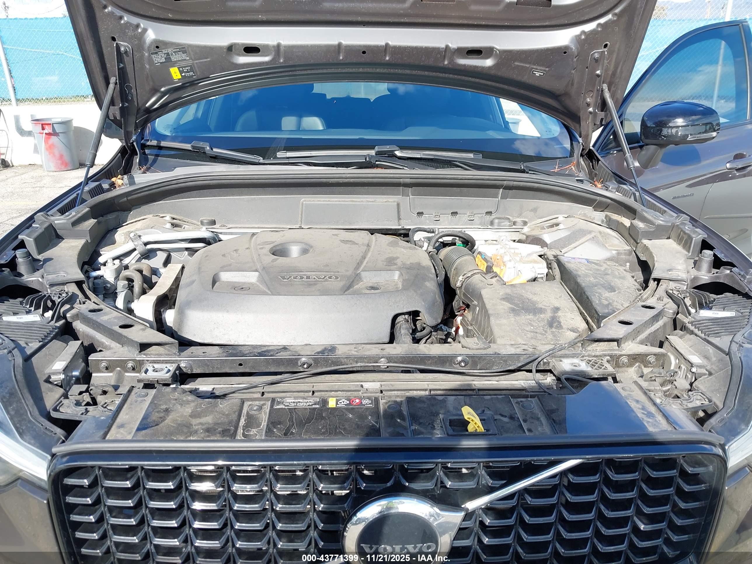 VOLVO XC60 image 10