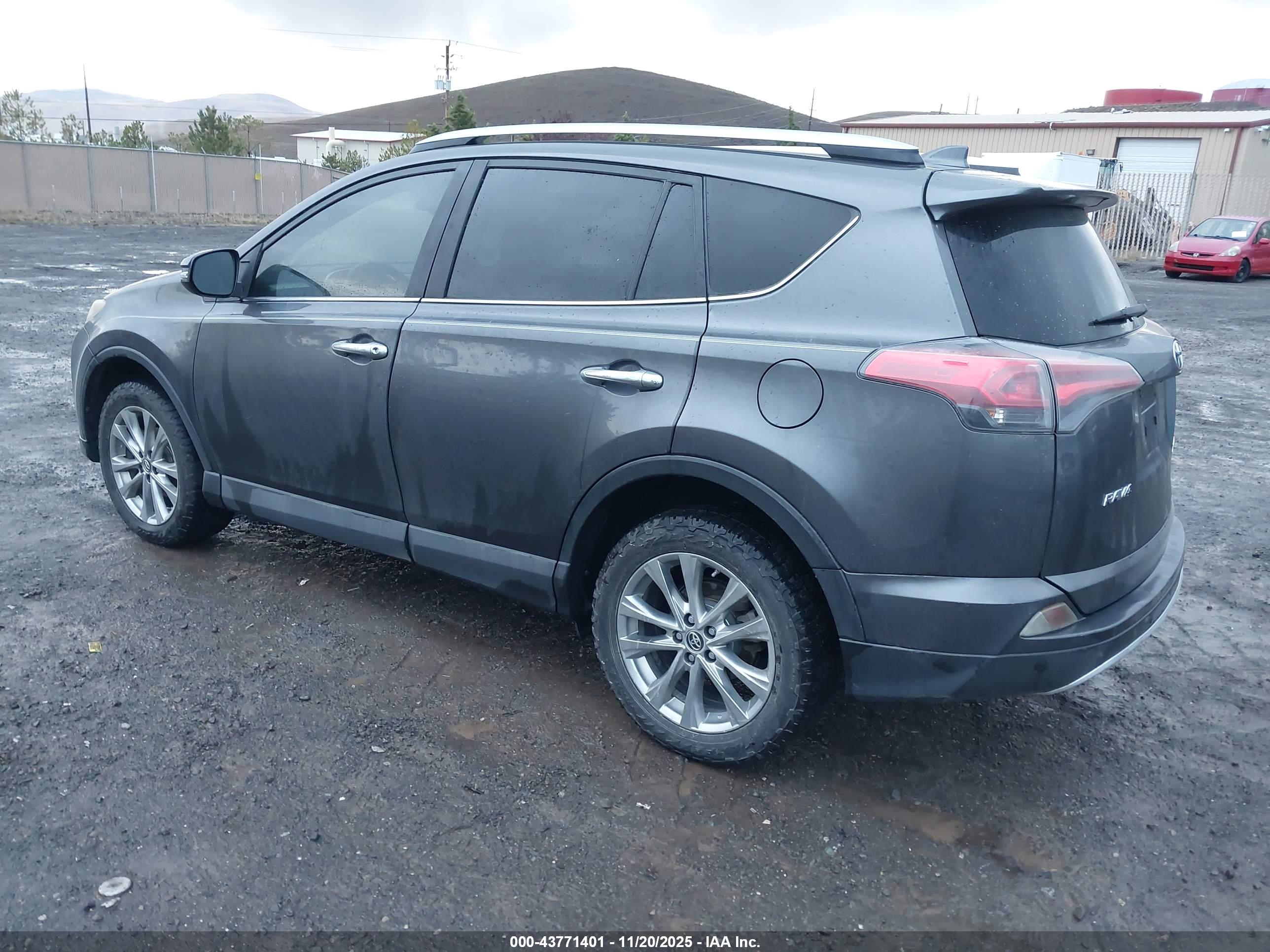 TOYOTA RAV4 image 3
