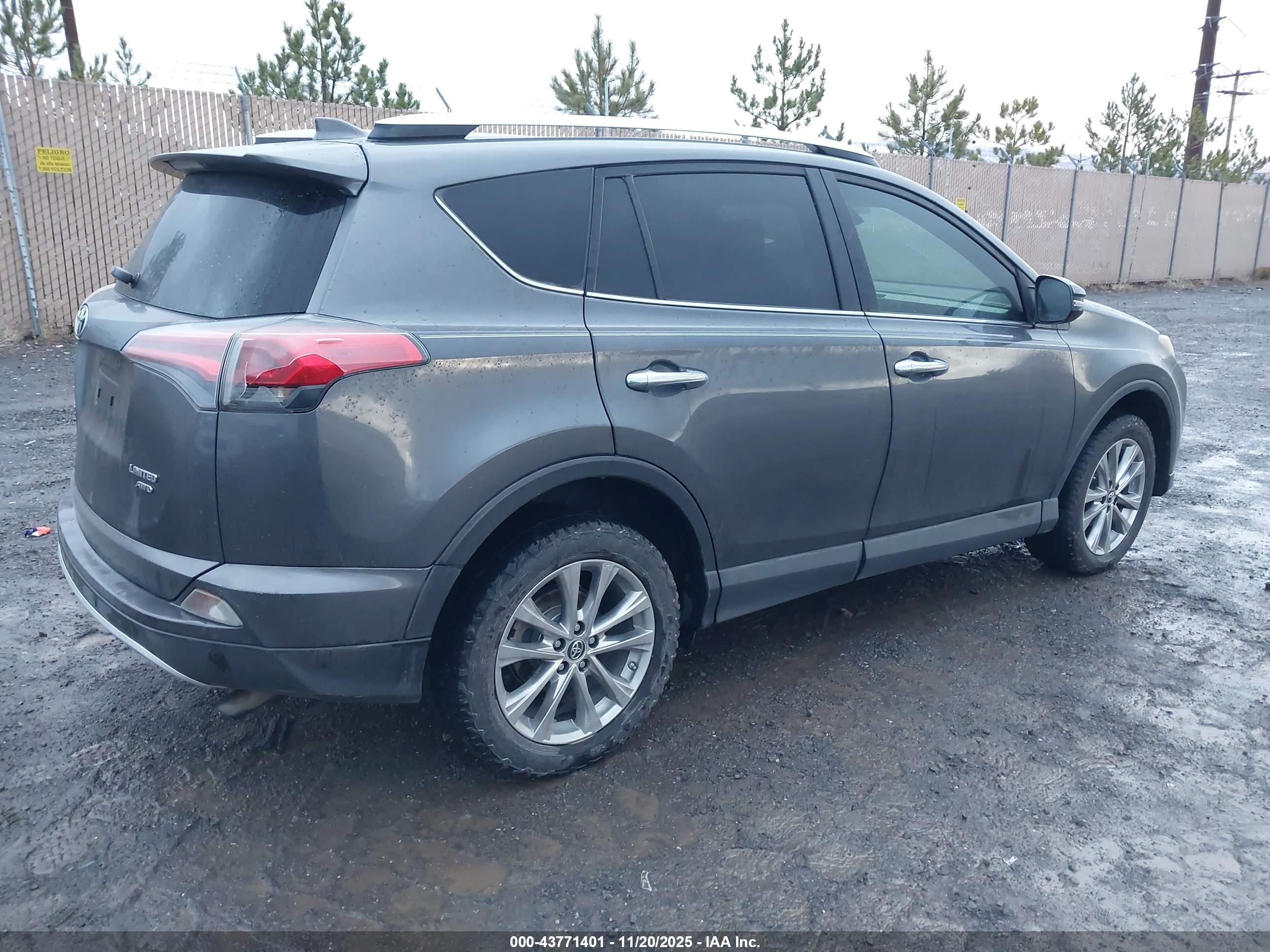 TOYOTA RAV4 image 4