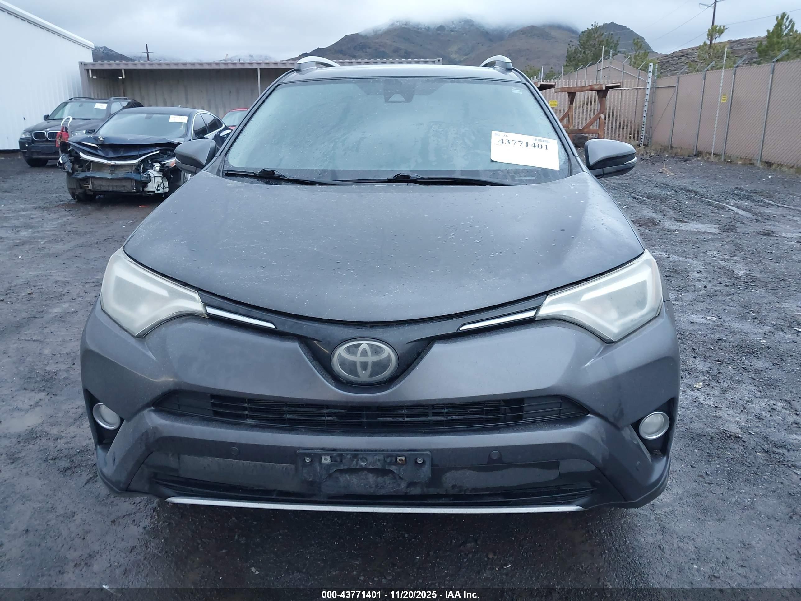 TOYOTA RAV4 image 6