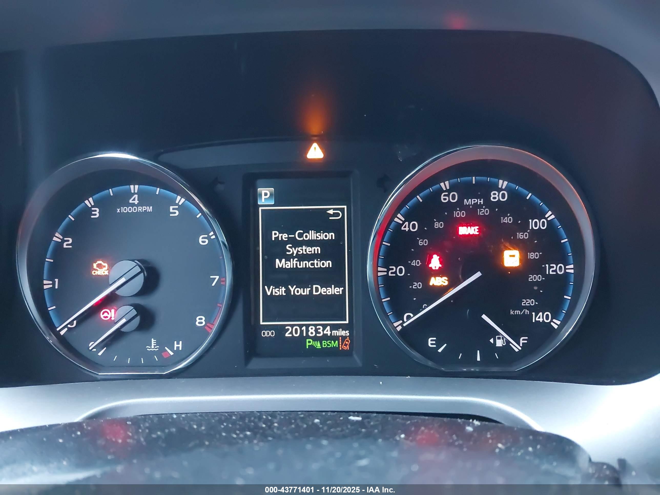 TOYOTA RAV4 image 7