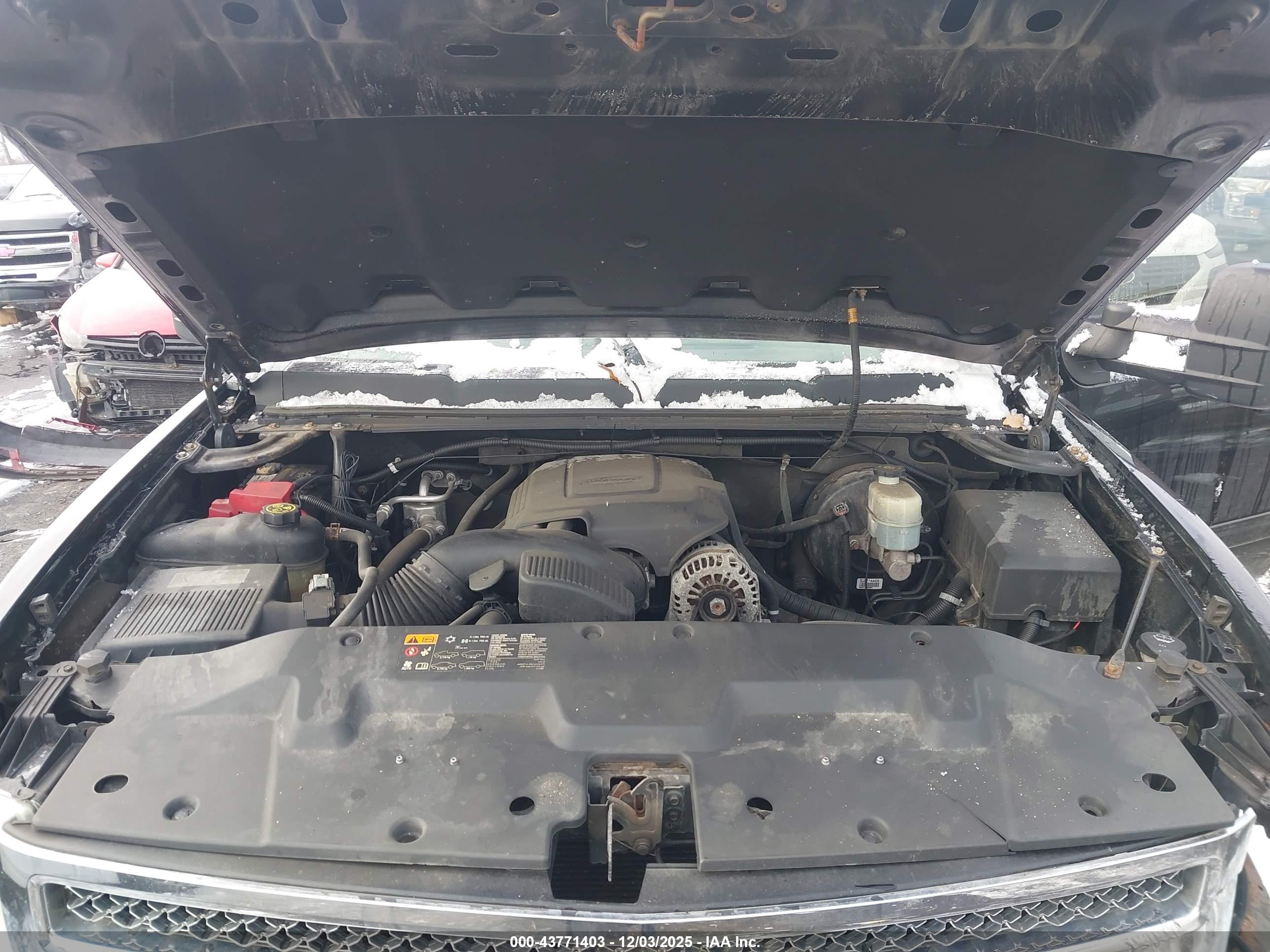 CHEVROLET SILVERADO image 10
