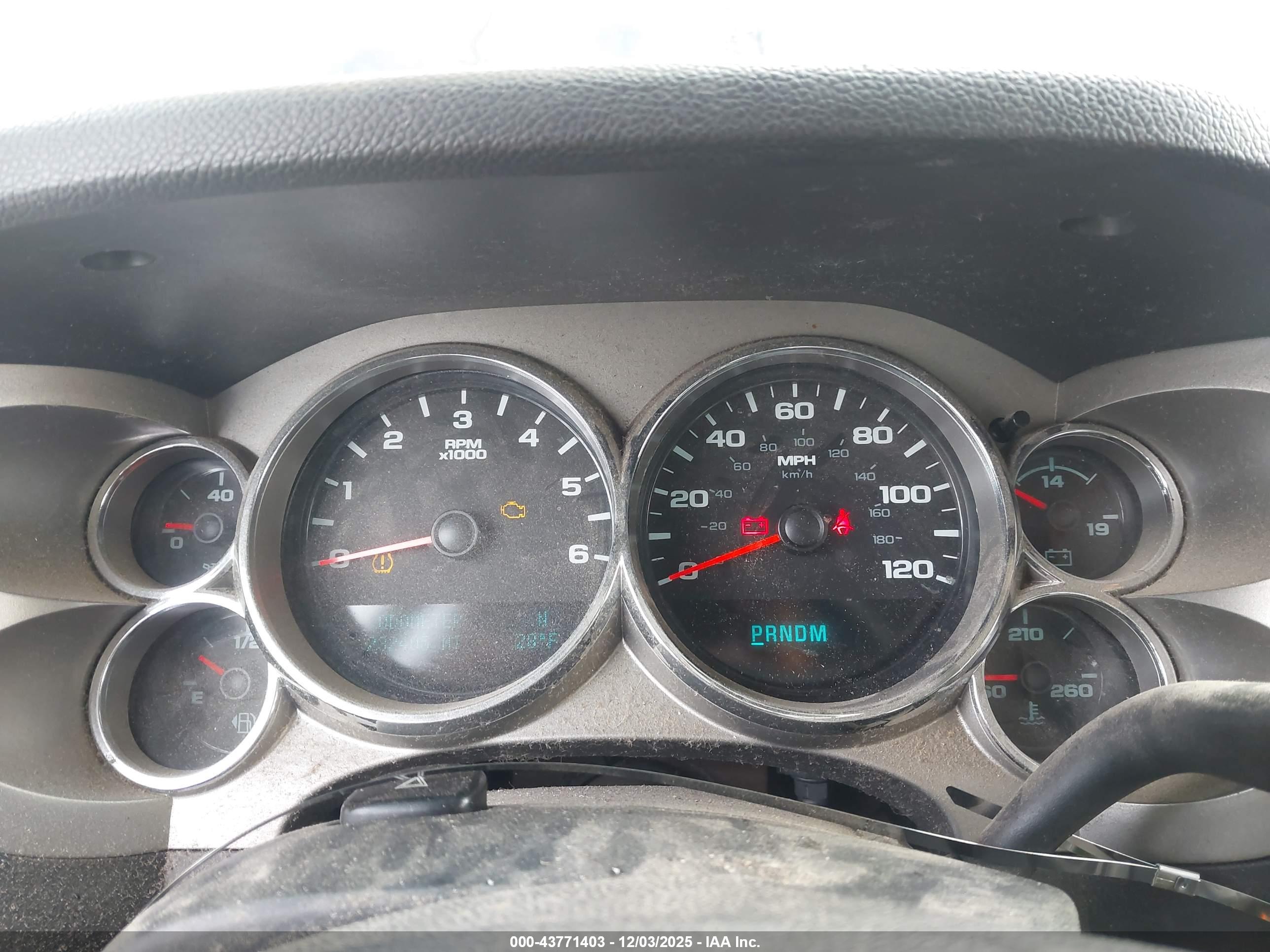 CHEVROLET SILVERADO image 7
