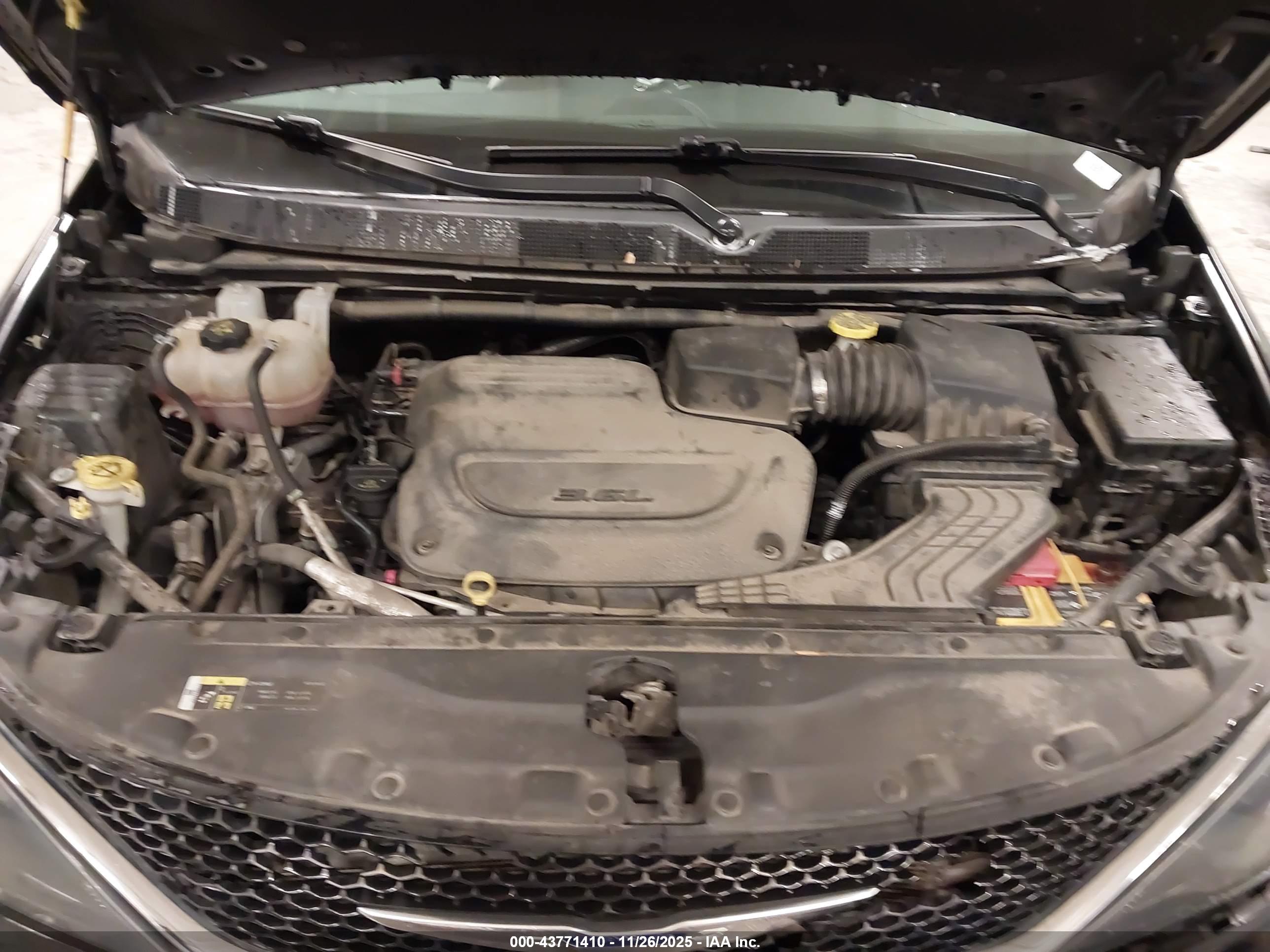 CHRYSLER PACIFICA image 10