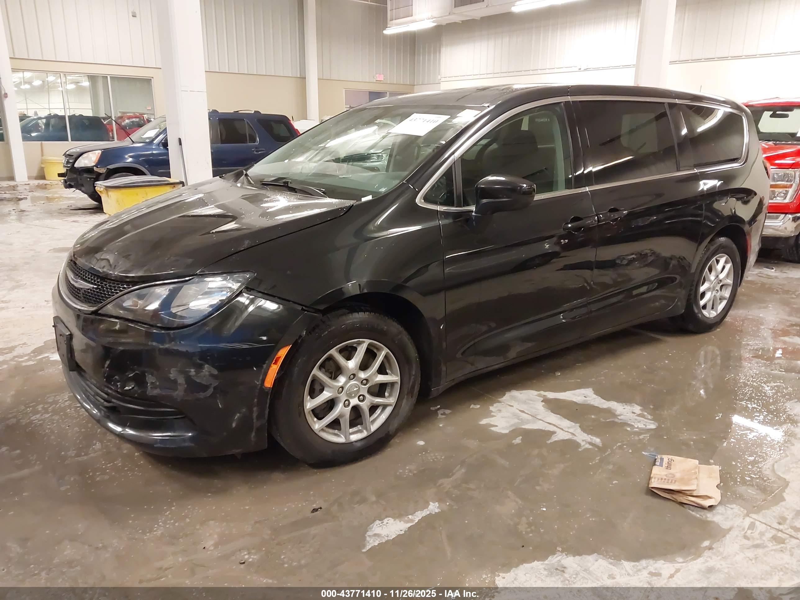 CHRYSLER PACIFICA image 2