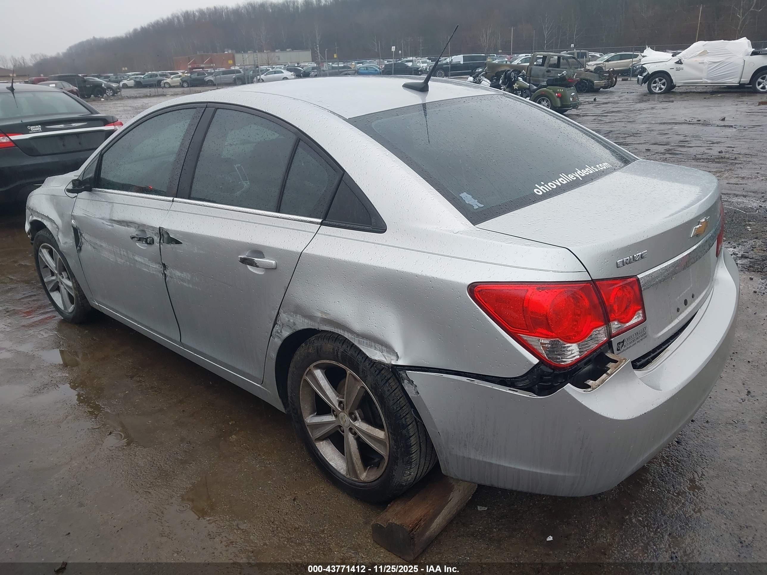 CHEVROLET CRUZE image 3