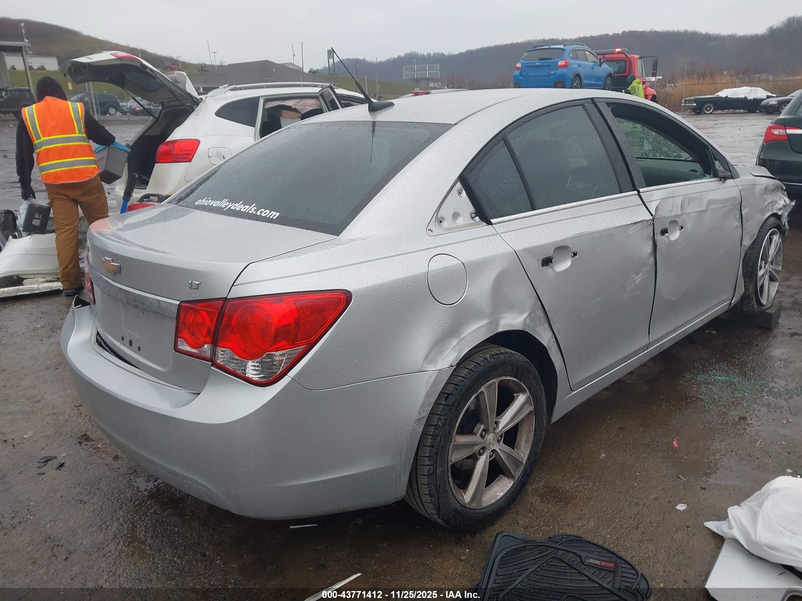 CHEVROLET CRUZE image 4
