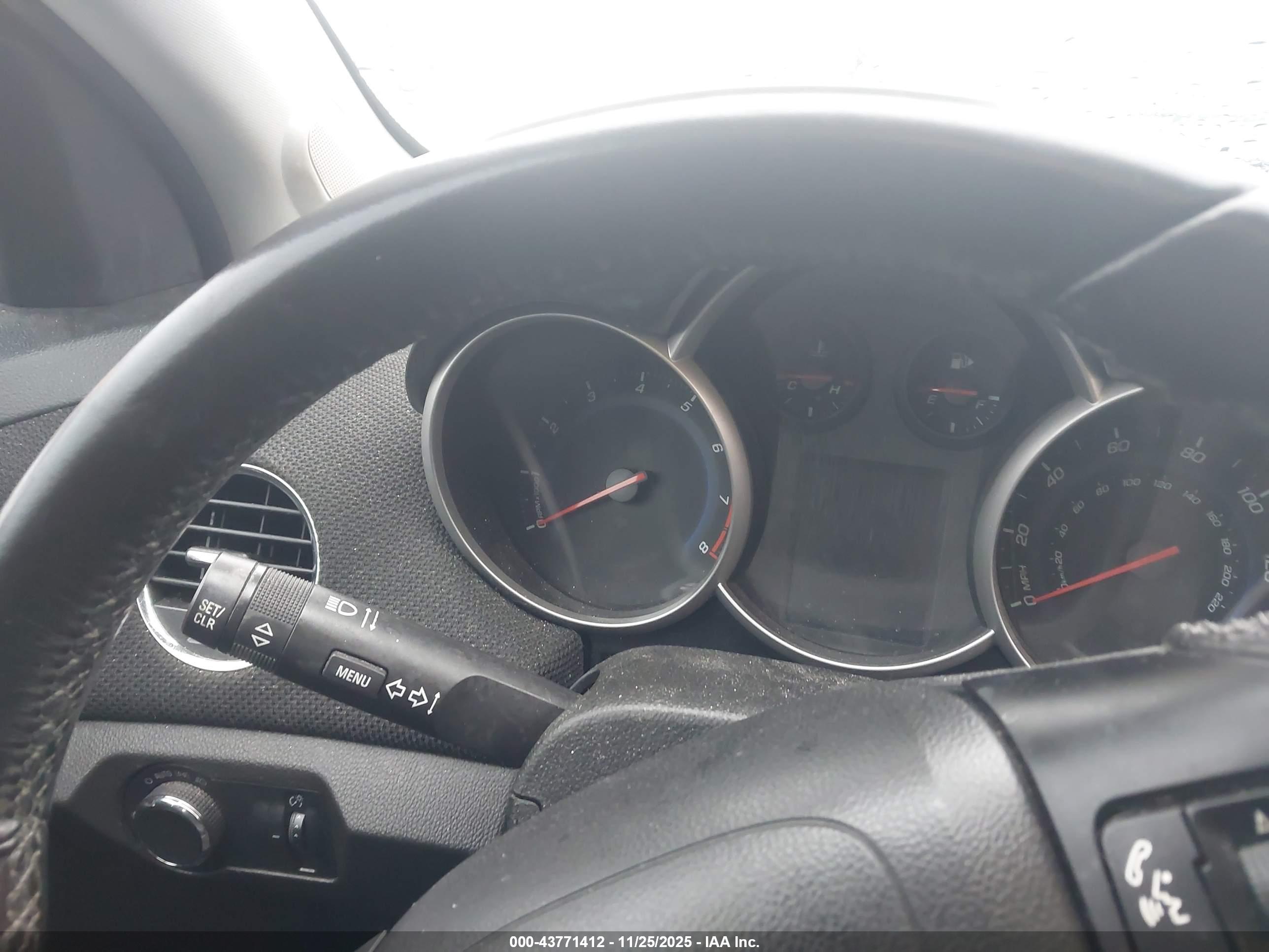 CHEVROLET CRUZE image 7