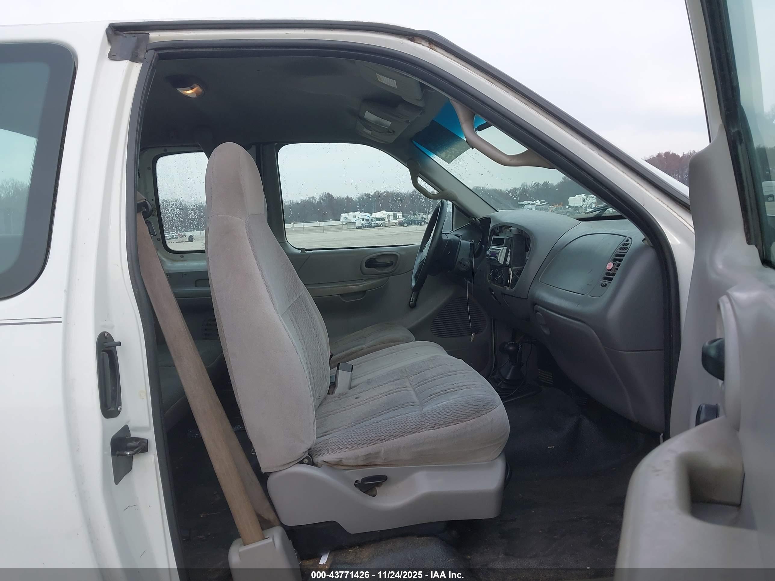 FORD F-150 image 5