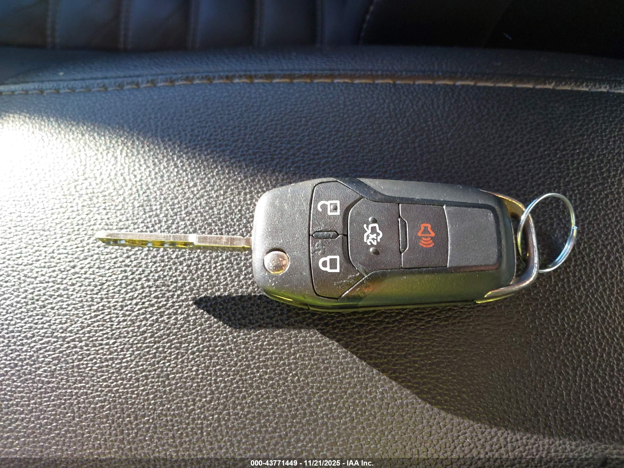 FORD FUSION image 11