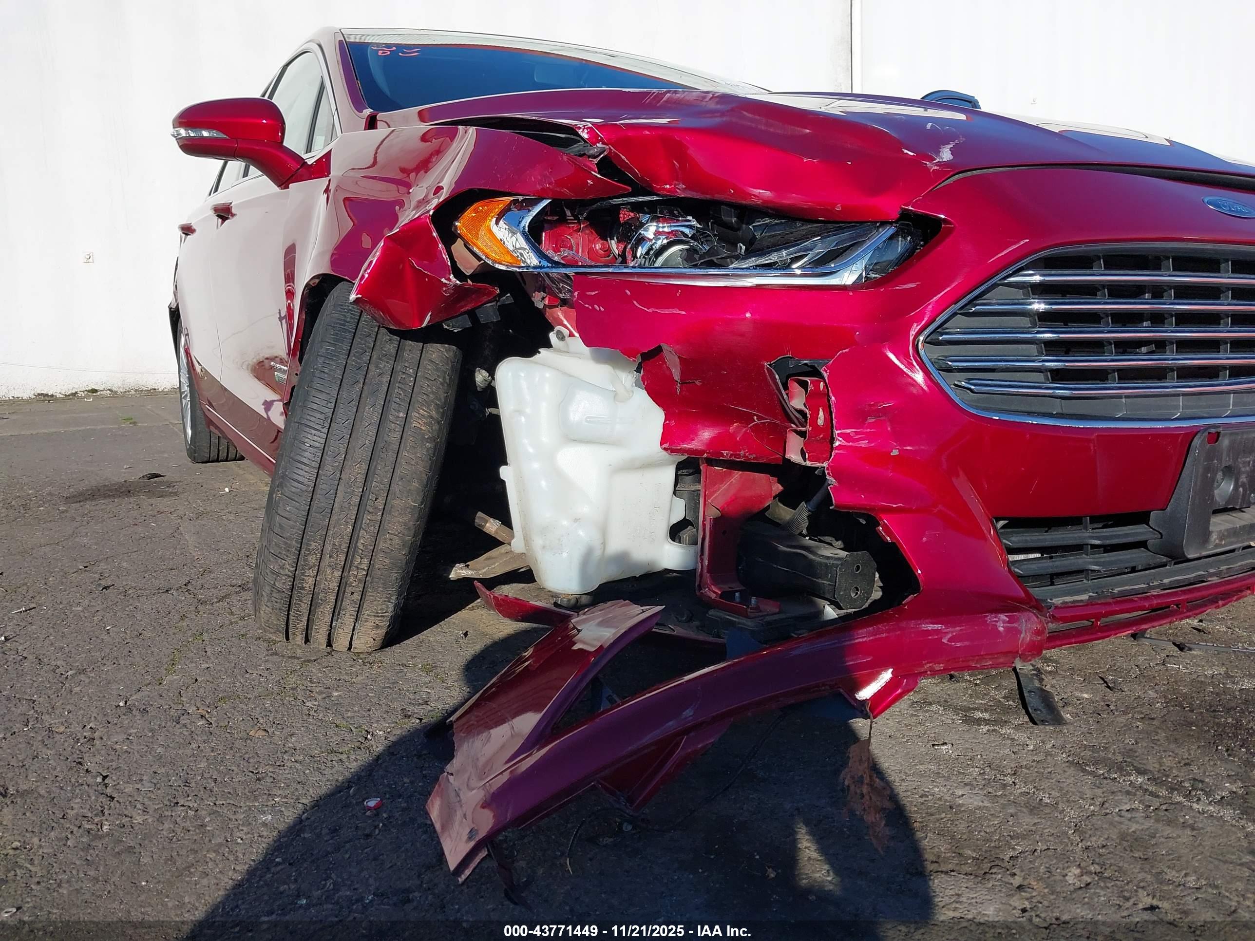 FORD FUSION image 6
