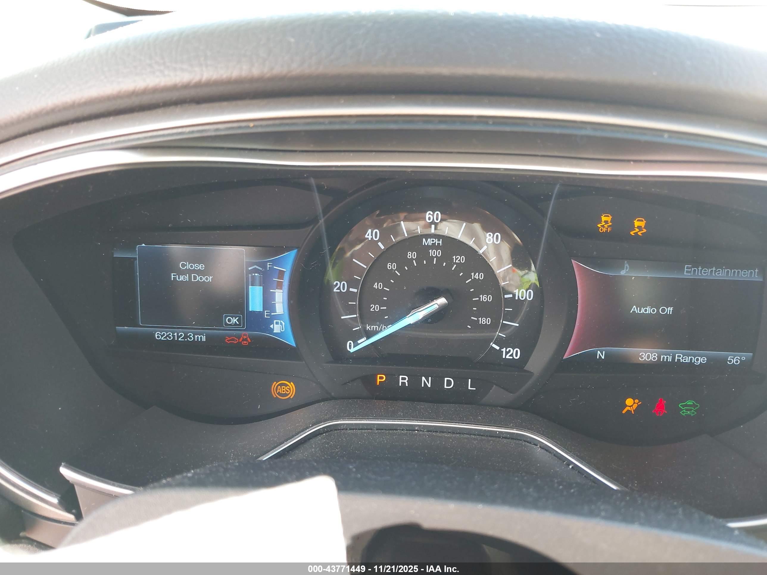 FORD FUSION image 7
