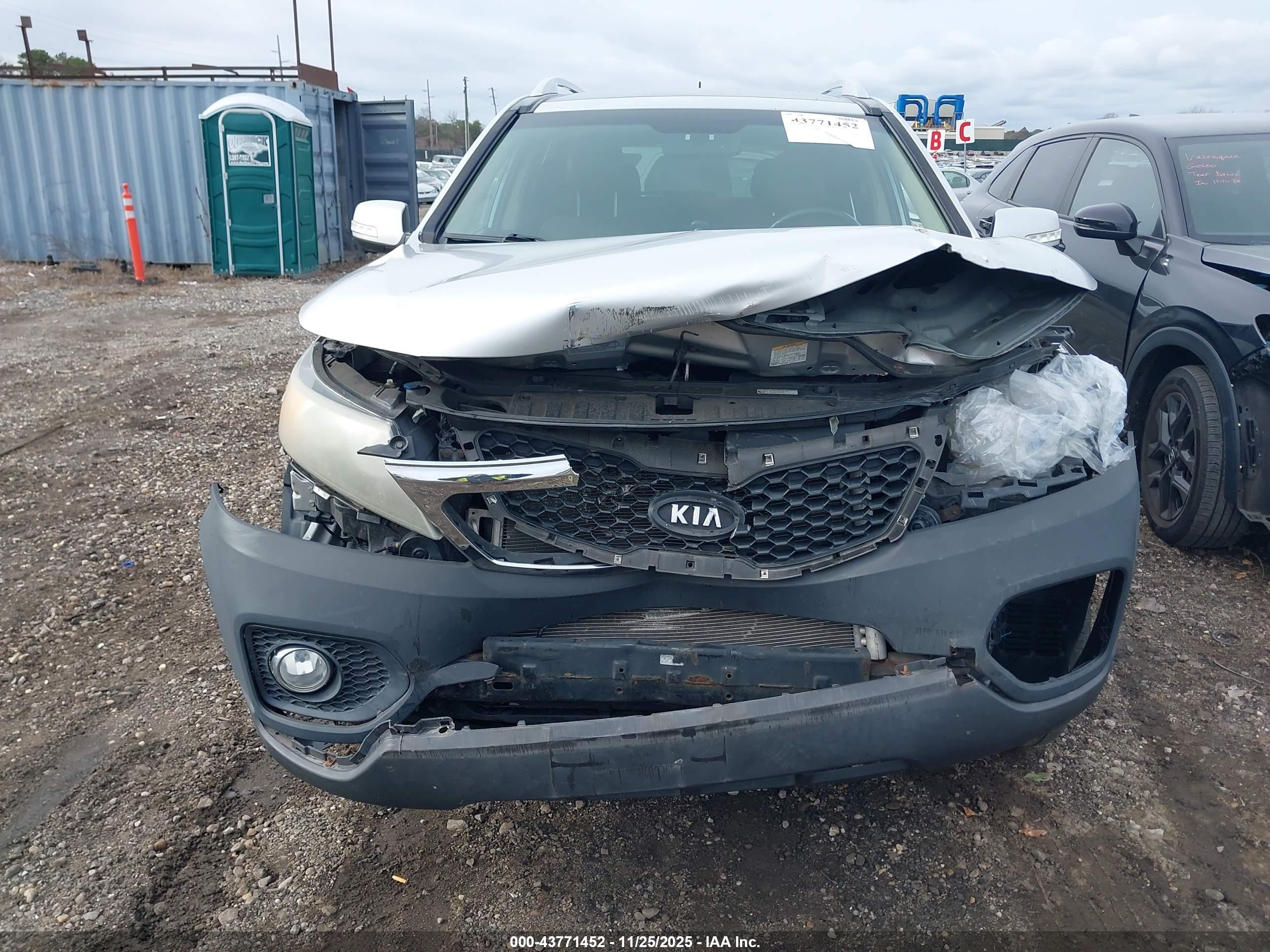 KIA SORENTO image 6