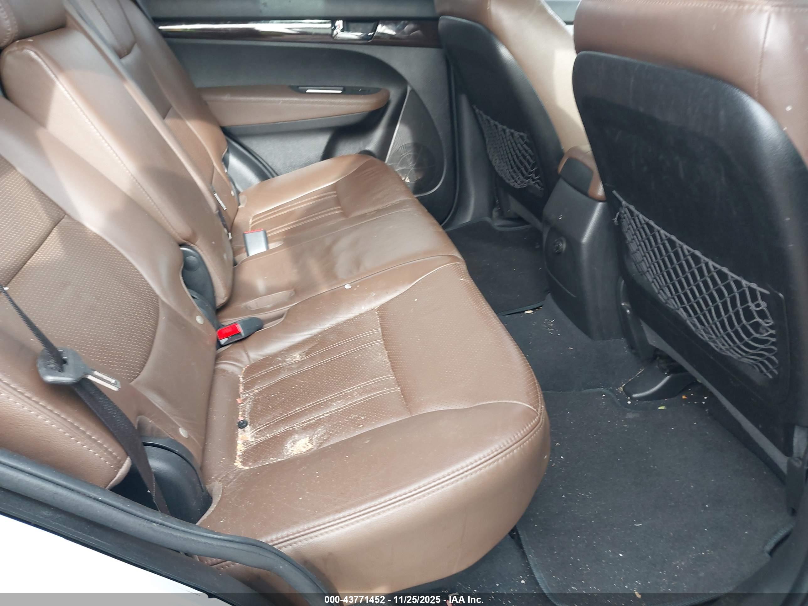KIA SORENTO image 8
