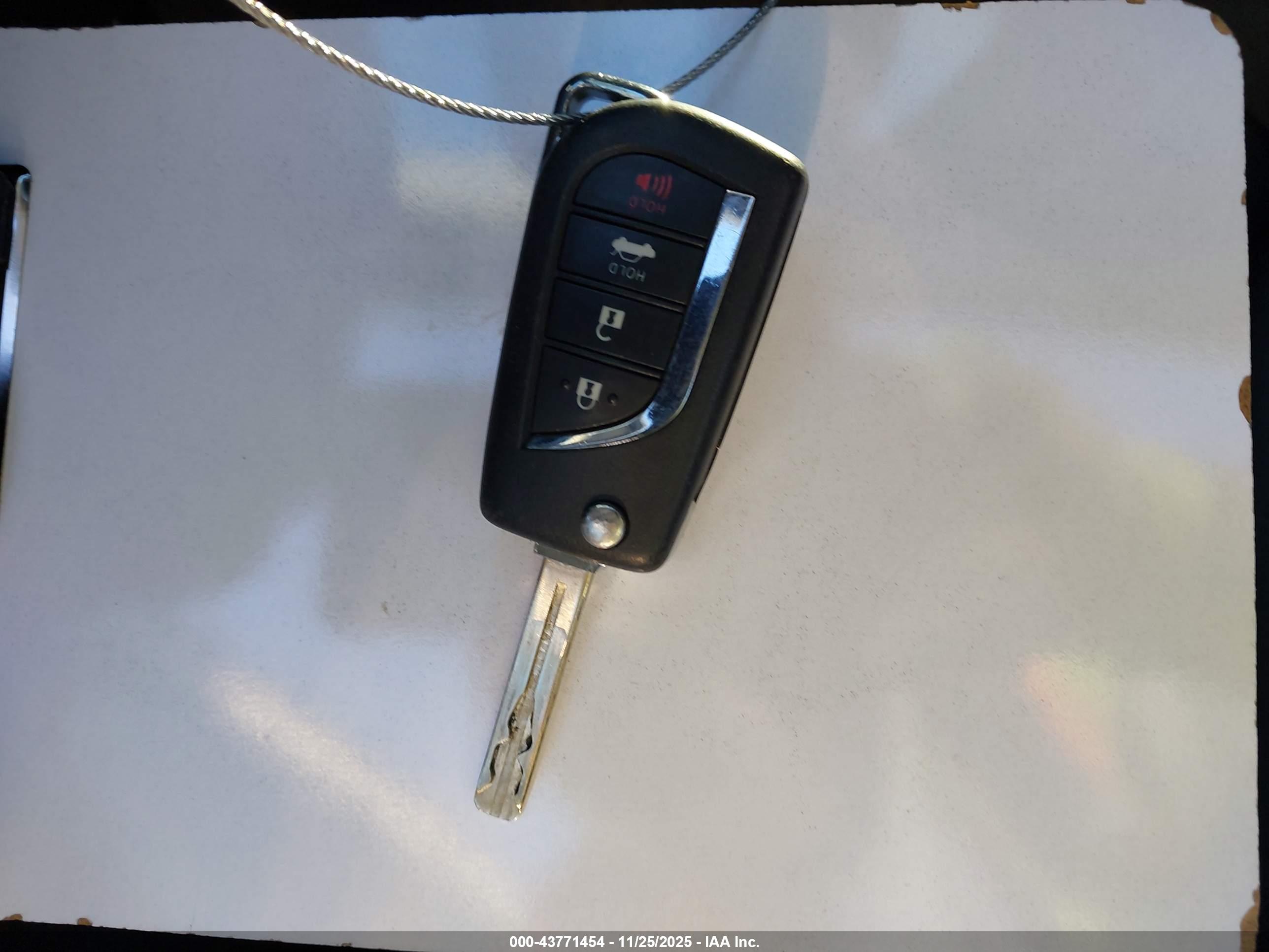 TOYOTA CAMRY image 11