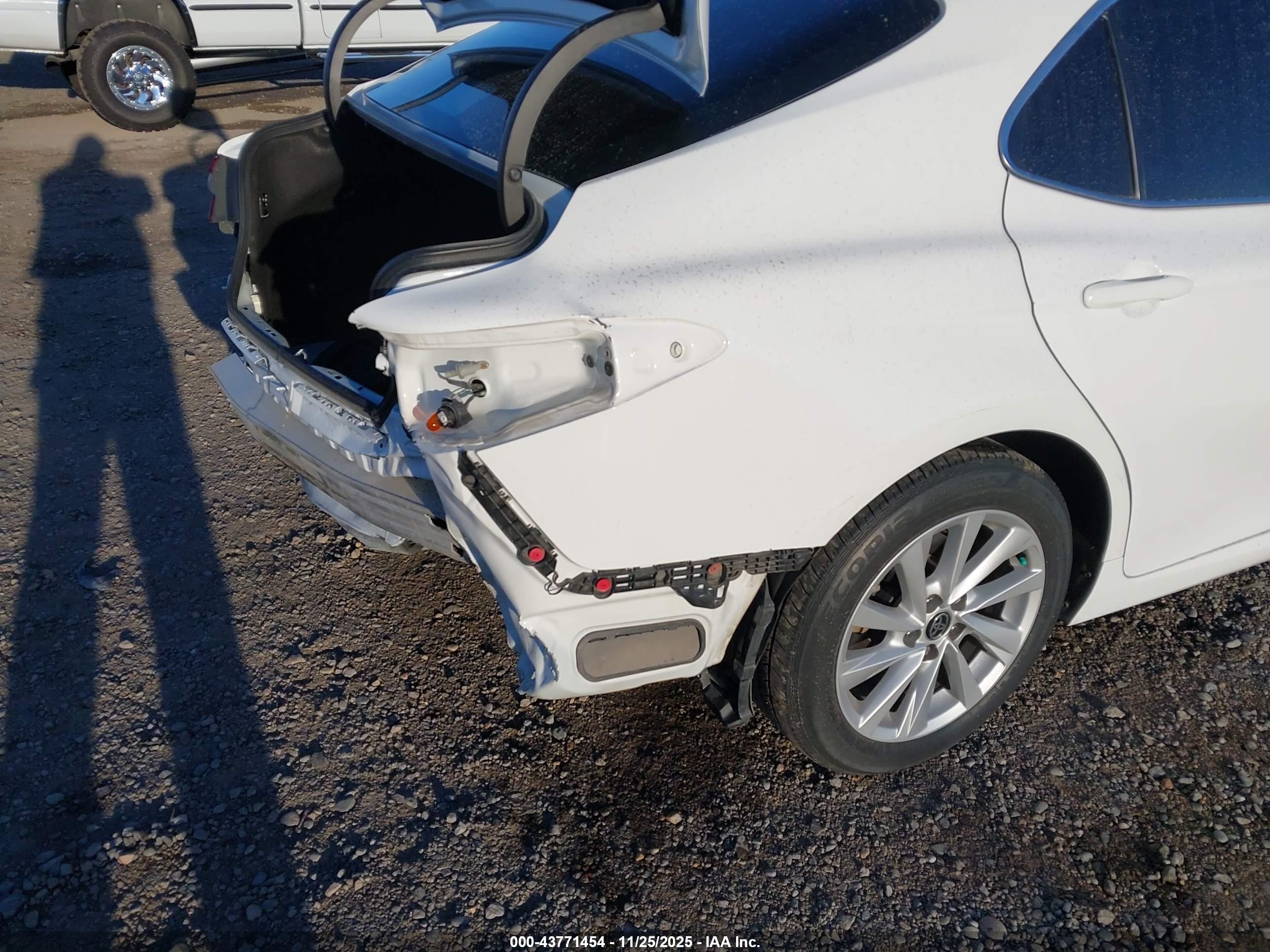 TOYOTA CAMRY image 6