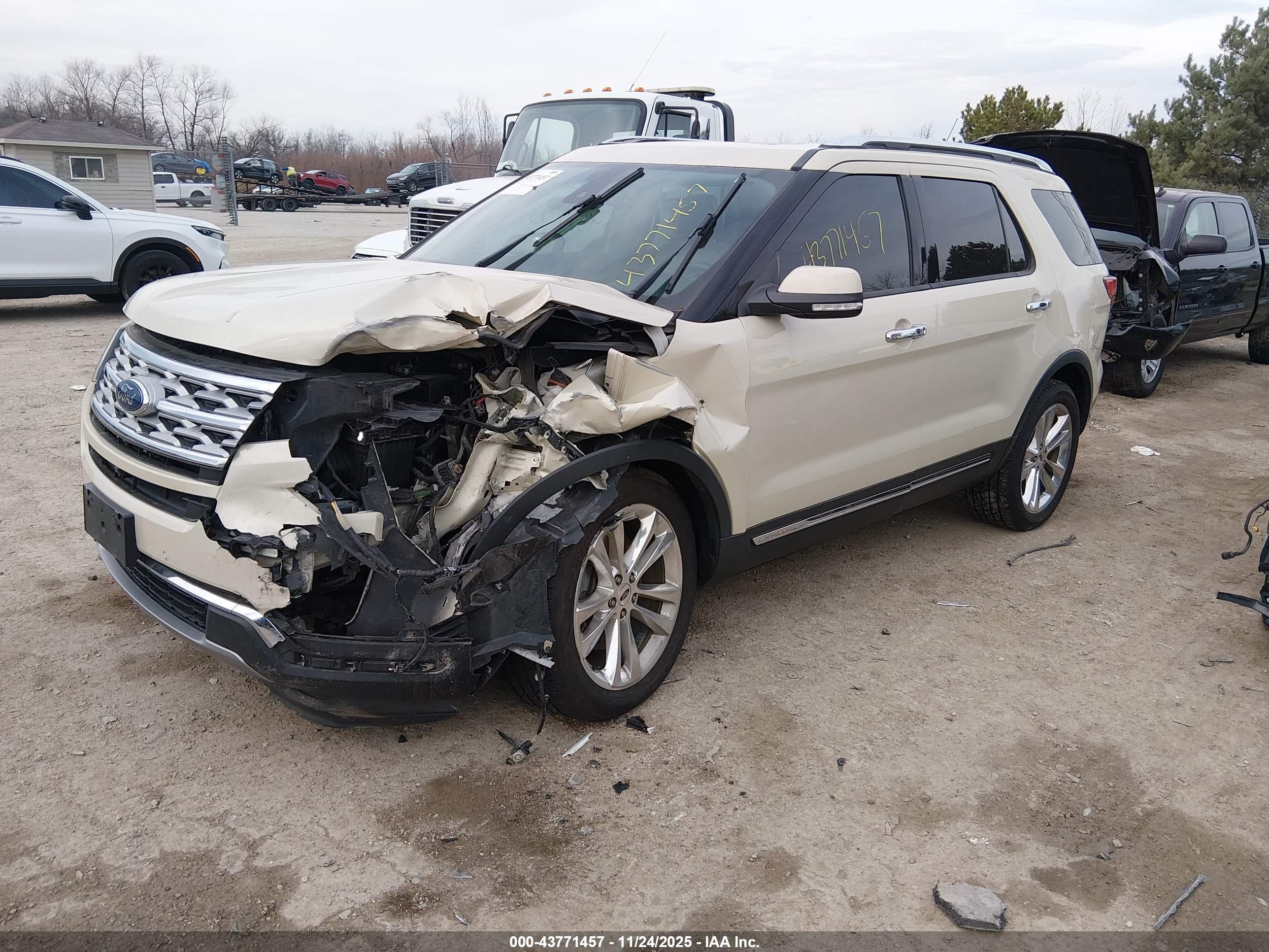FORD EXPLORER image 2