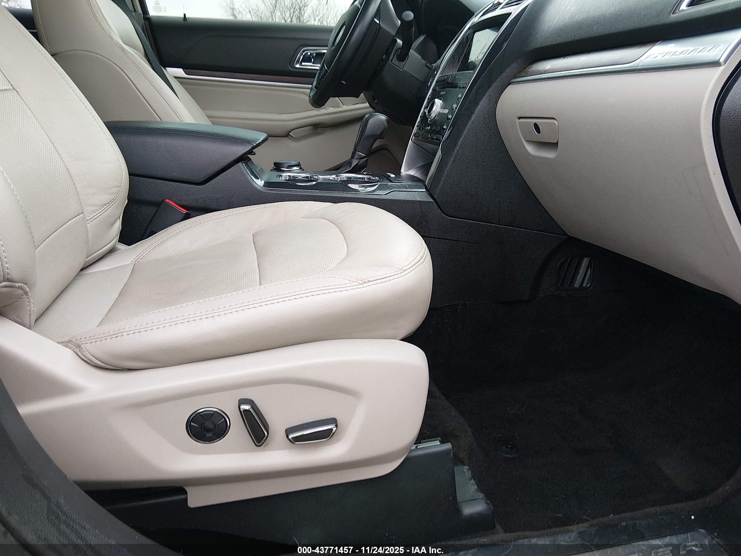 FORD EXPLORER image 5