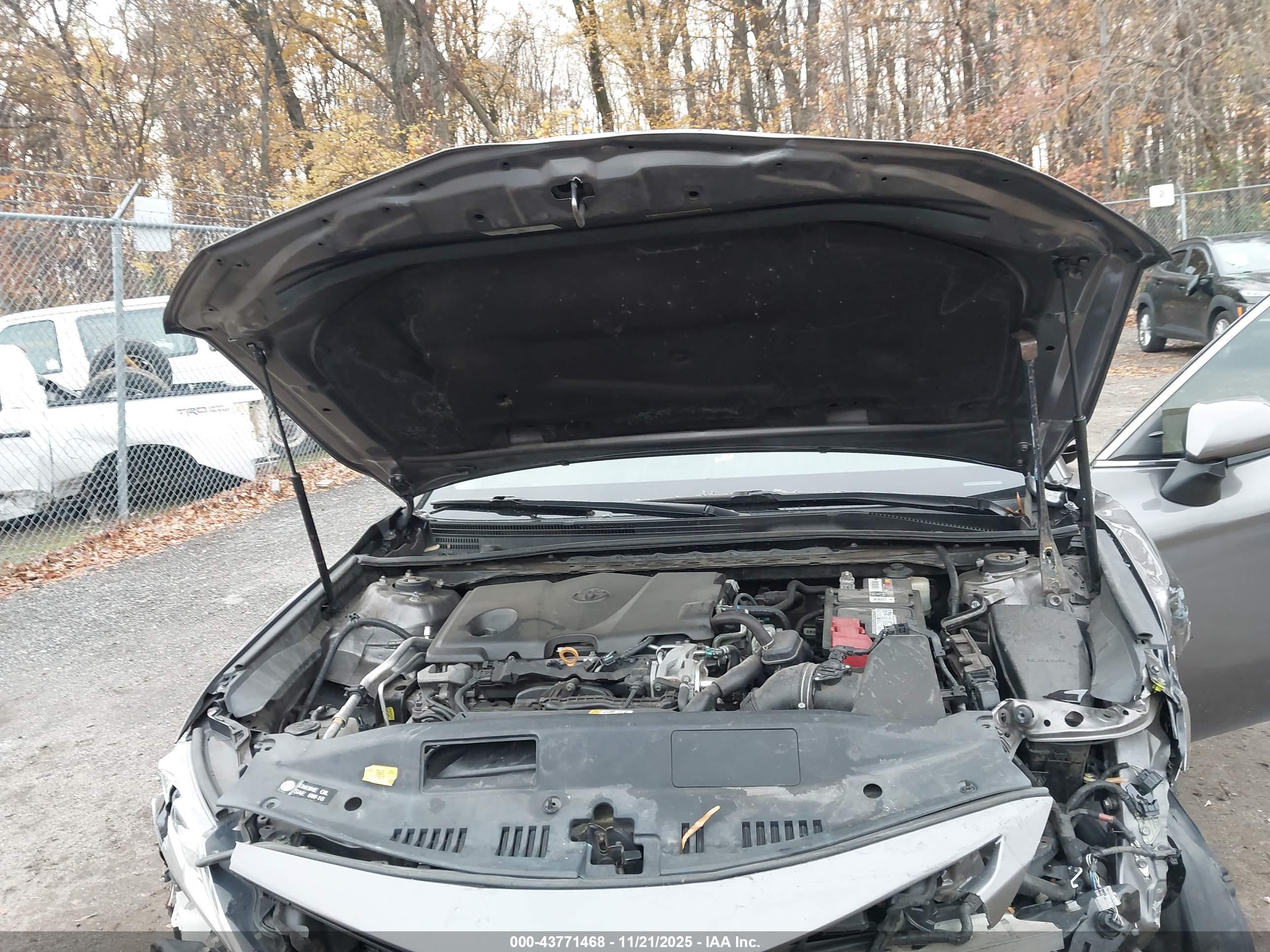 TOYOTA CAMRY image 10