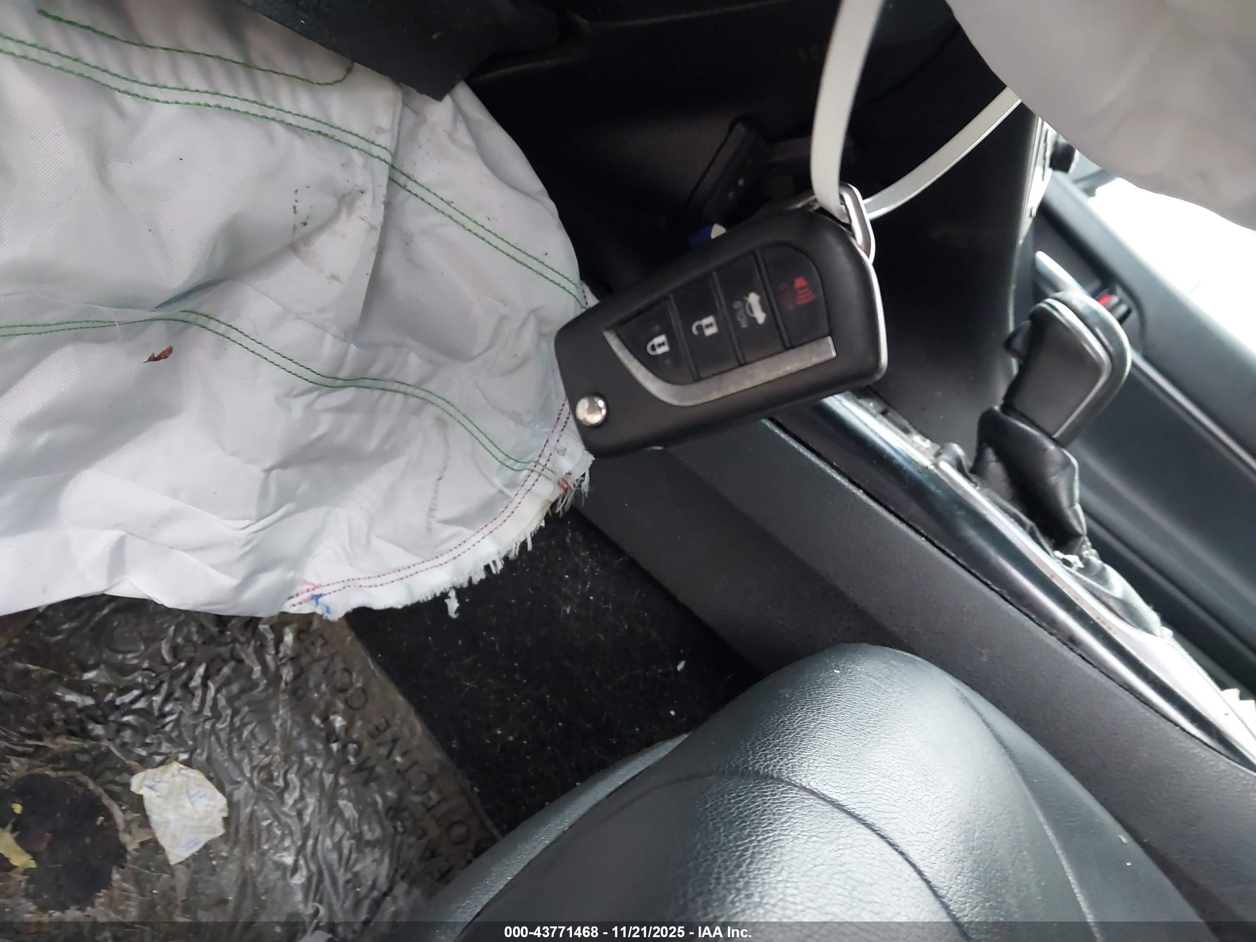 TOYOTA CAMRY image 11