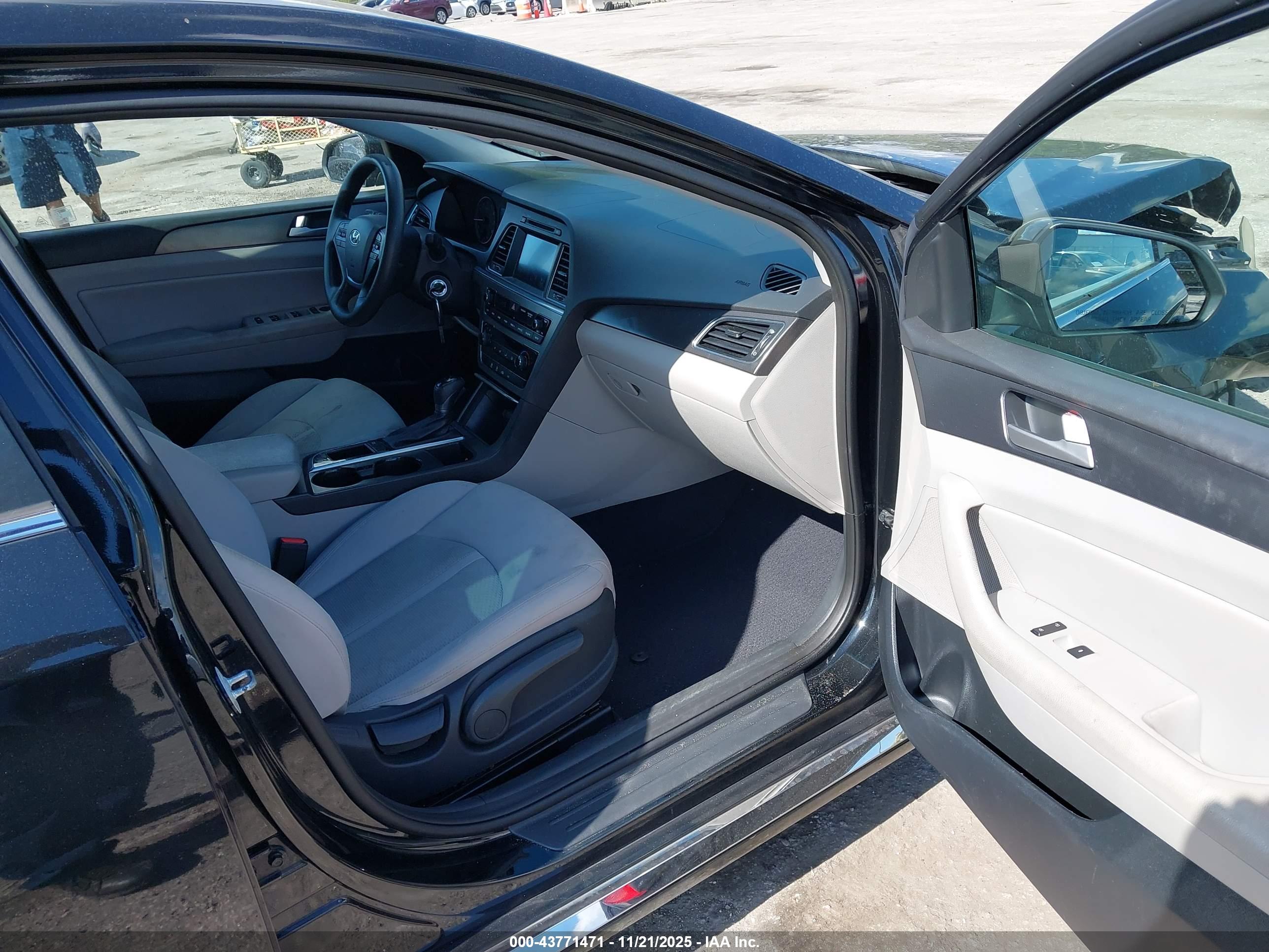 HYUNDAI SONATA image 5