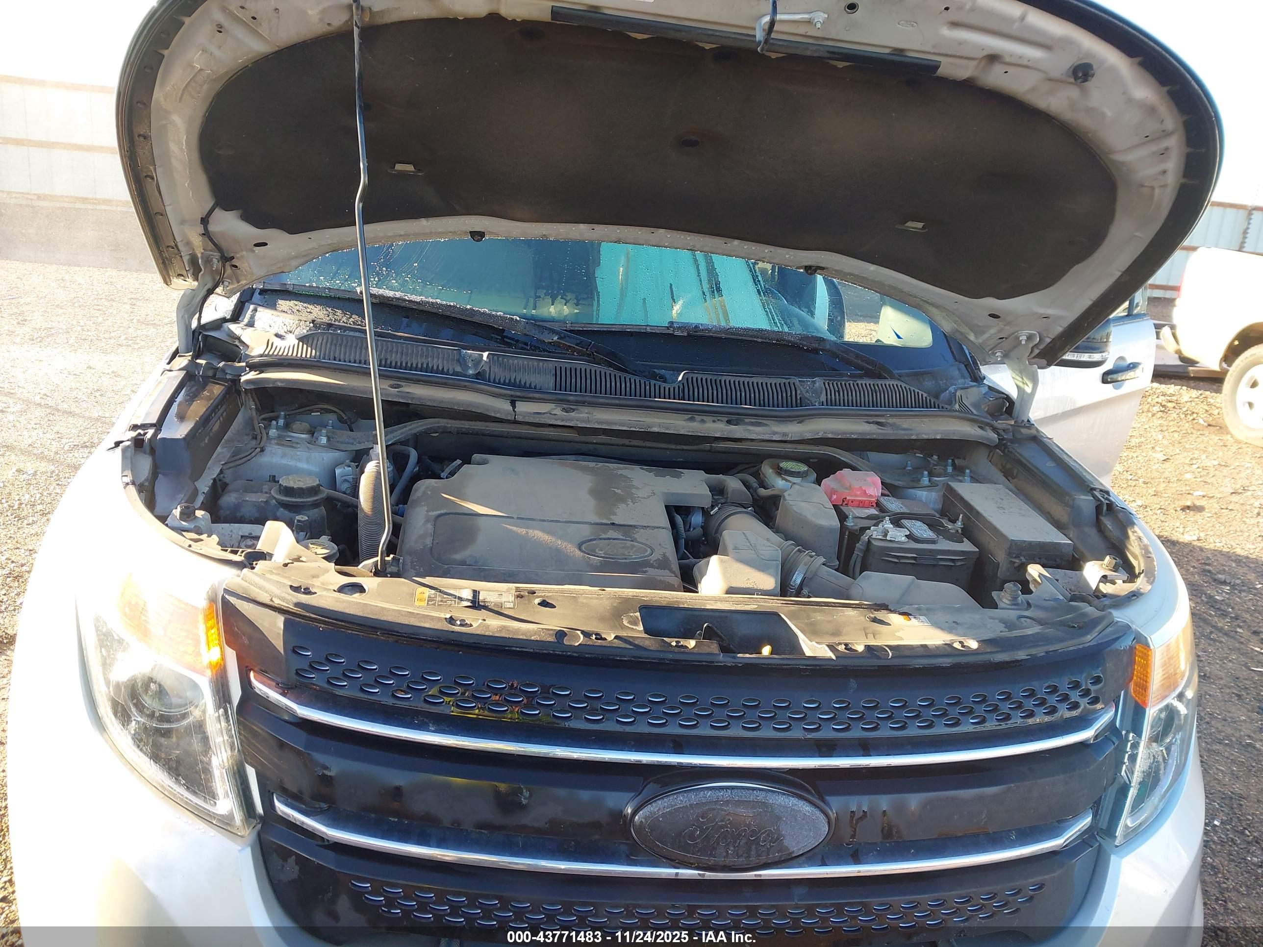 FORD EXPLORER image 10