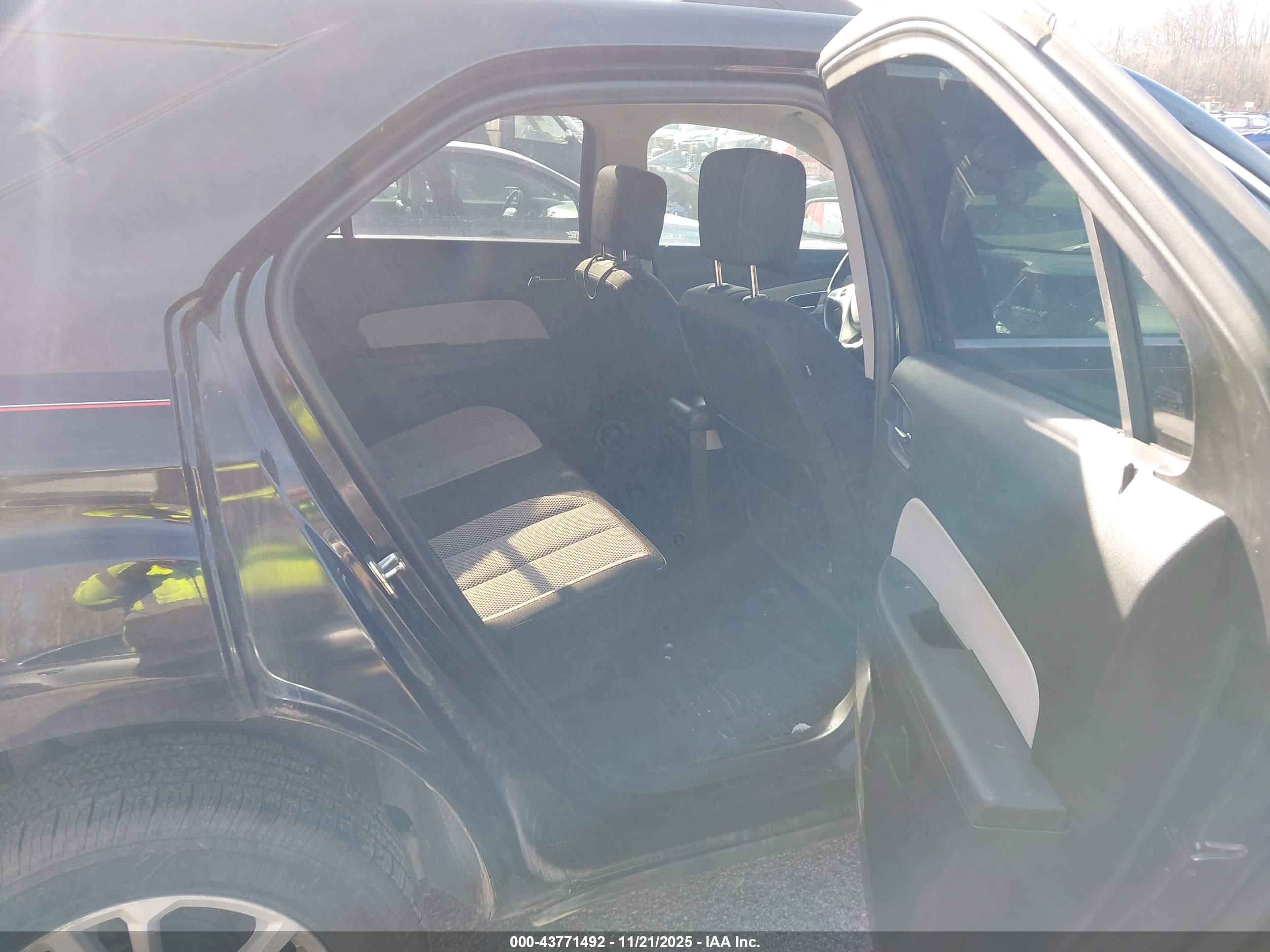 CHEVROLET EQUINOX image 8