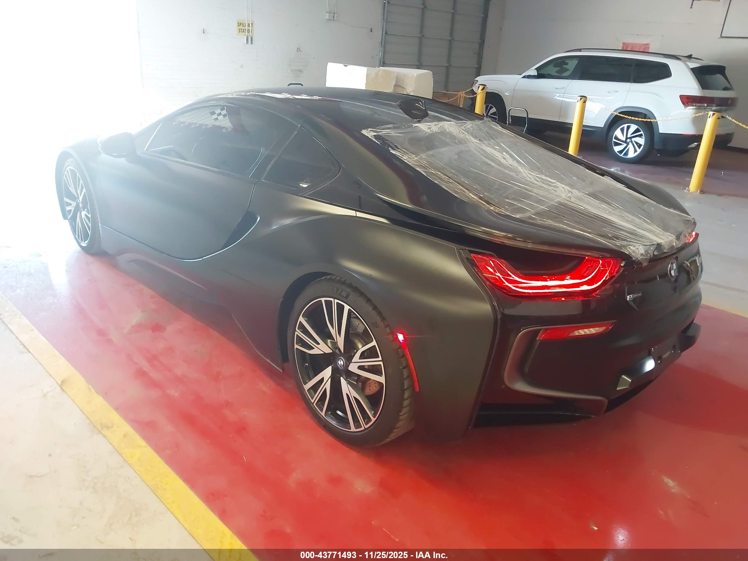 BMW I8 image 3