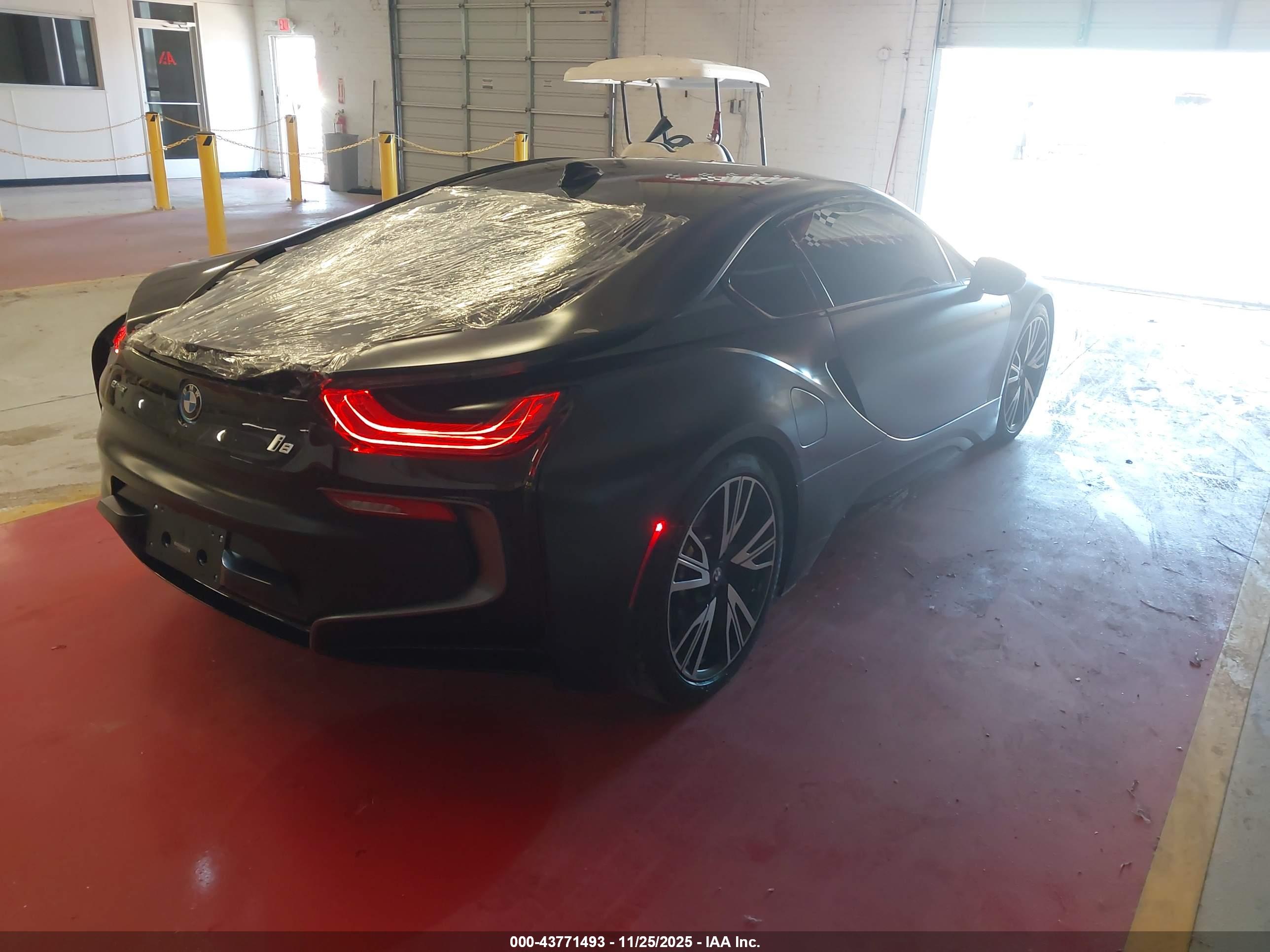 BMW I8 image 4