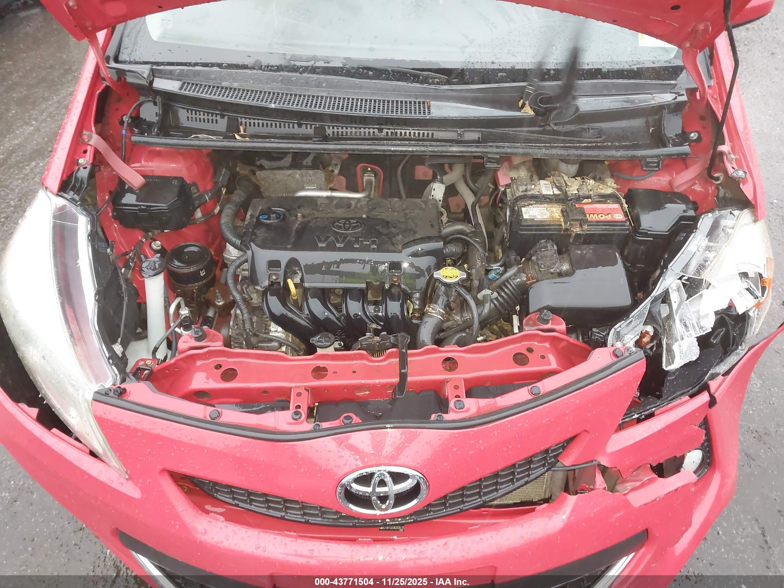 TOYOTA YARIS image 10