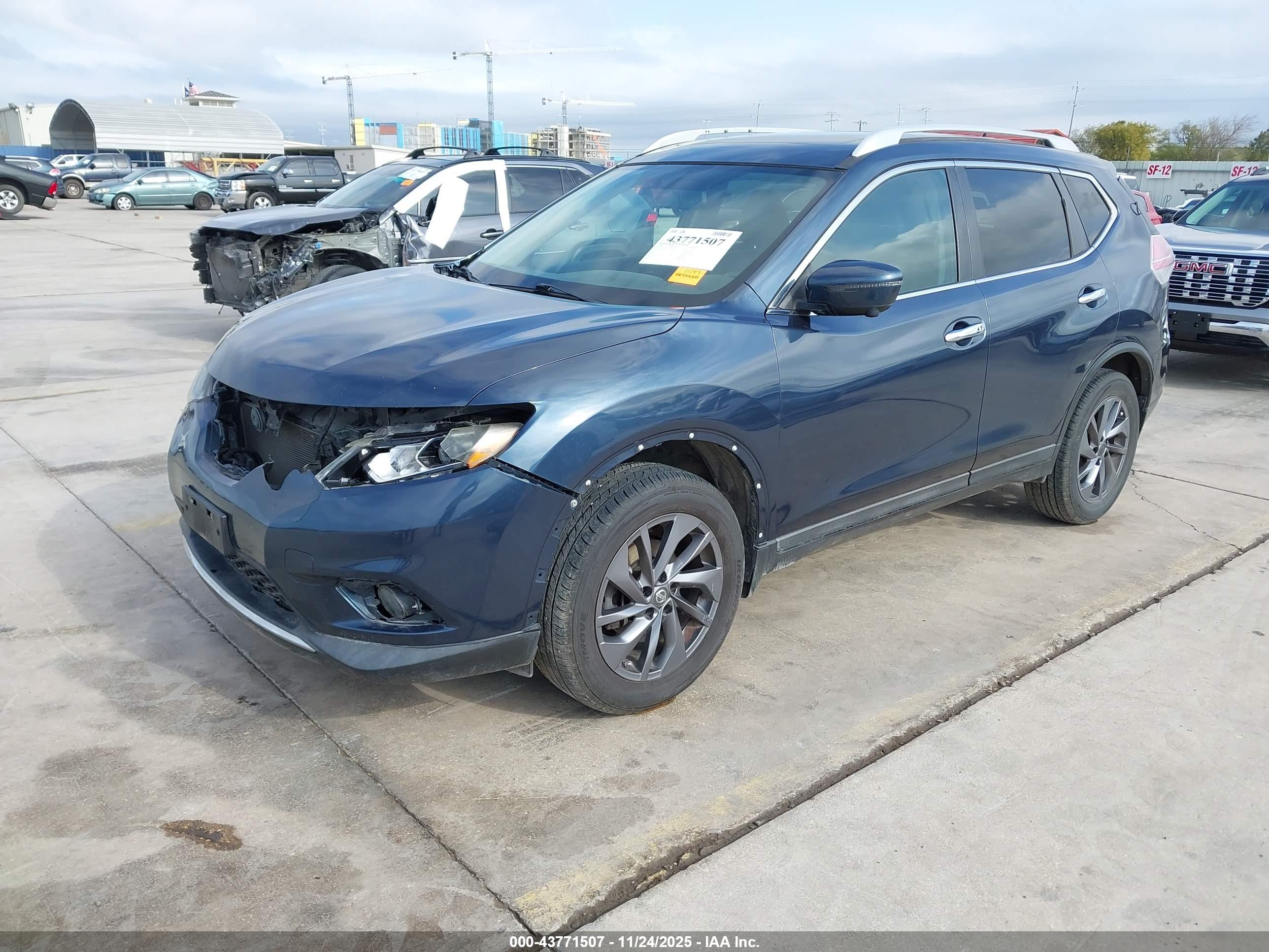 NISSAN ROGUE image 2