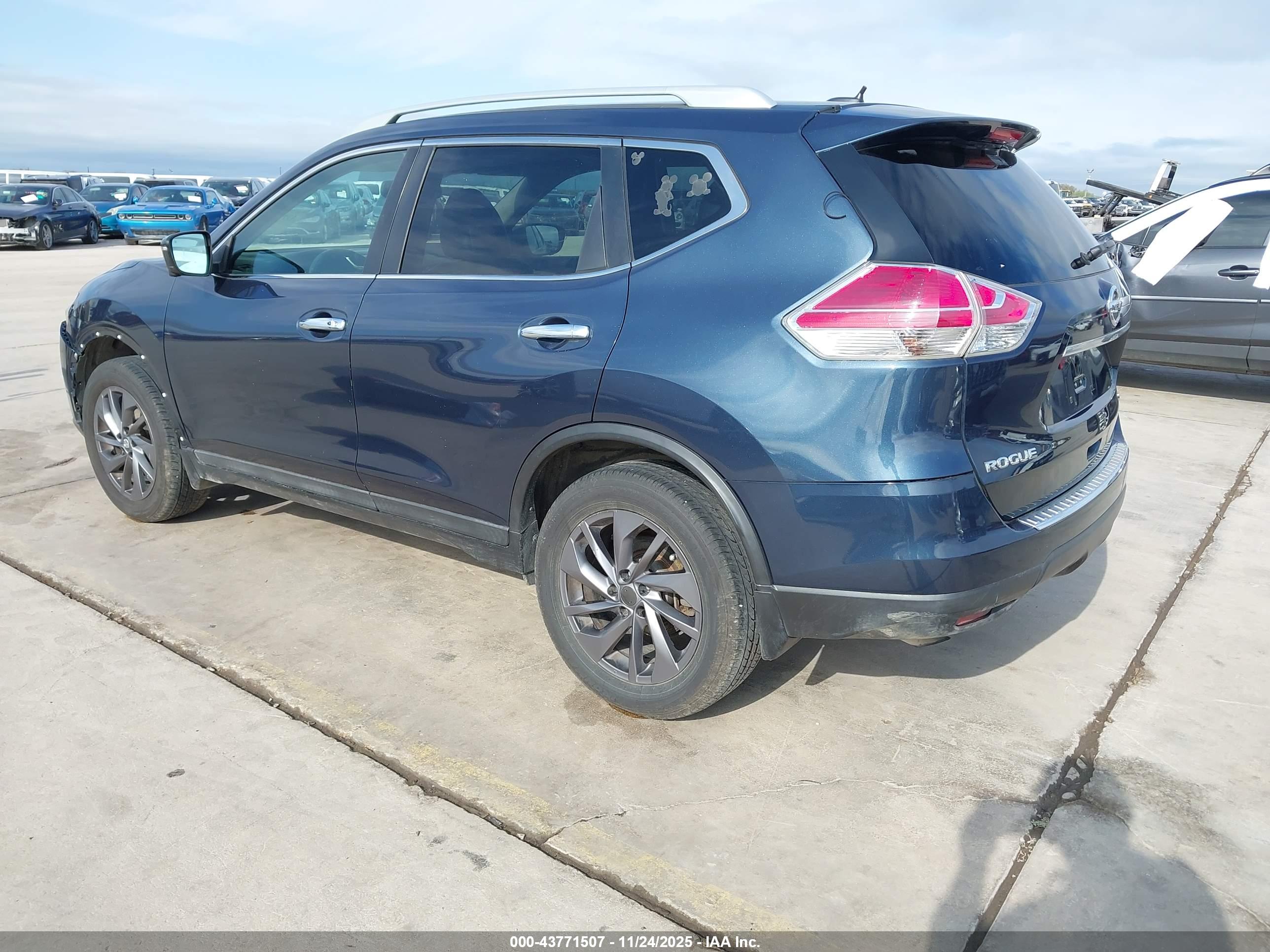 NISSAN ROGUE image 3