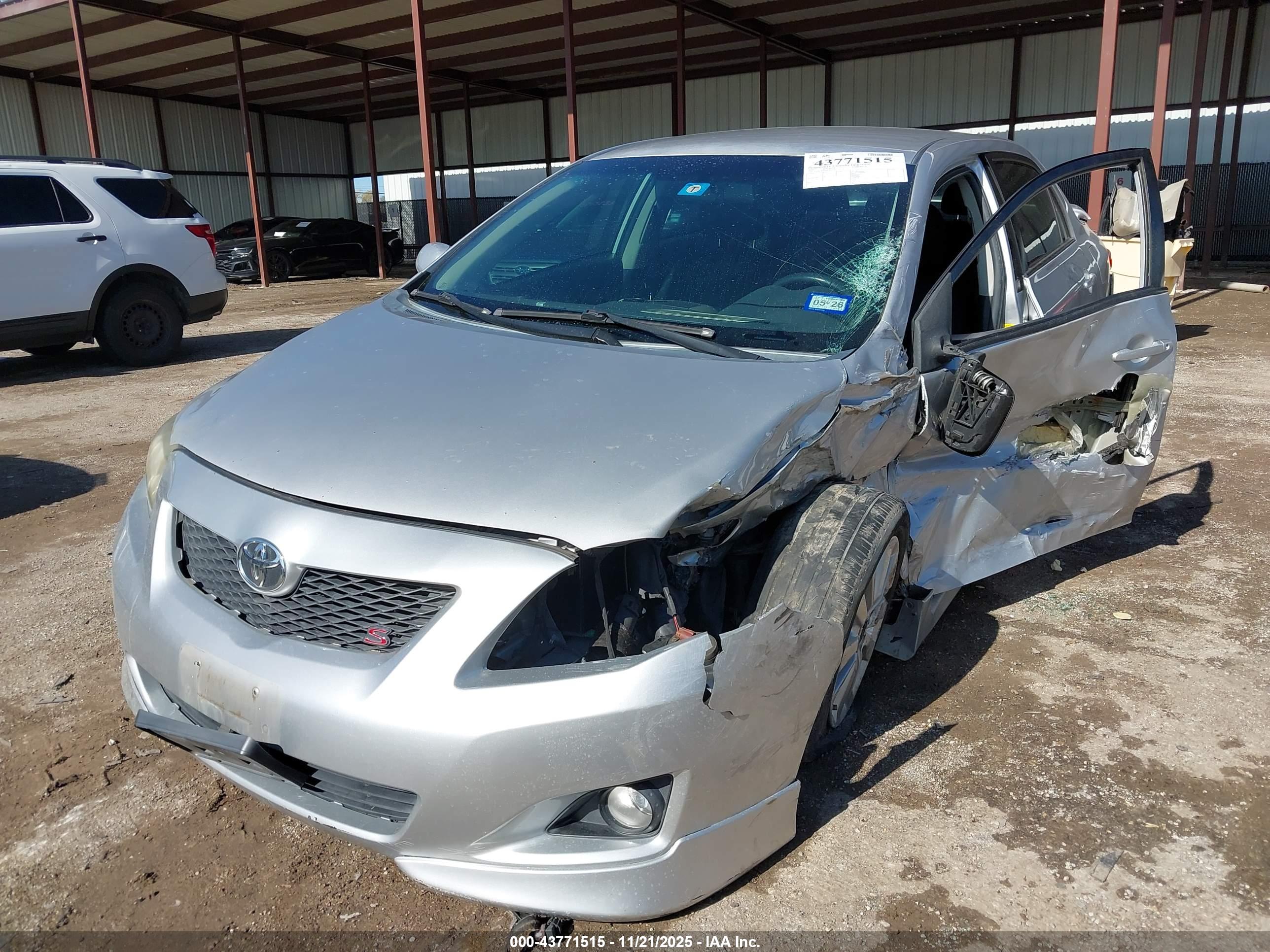 TOYOTA COROLLA image 2