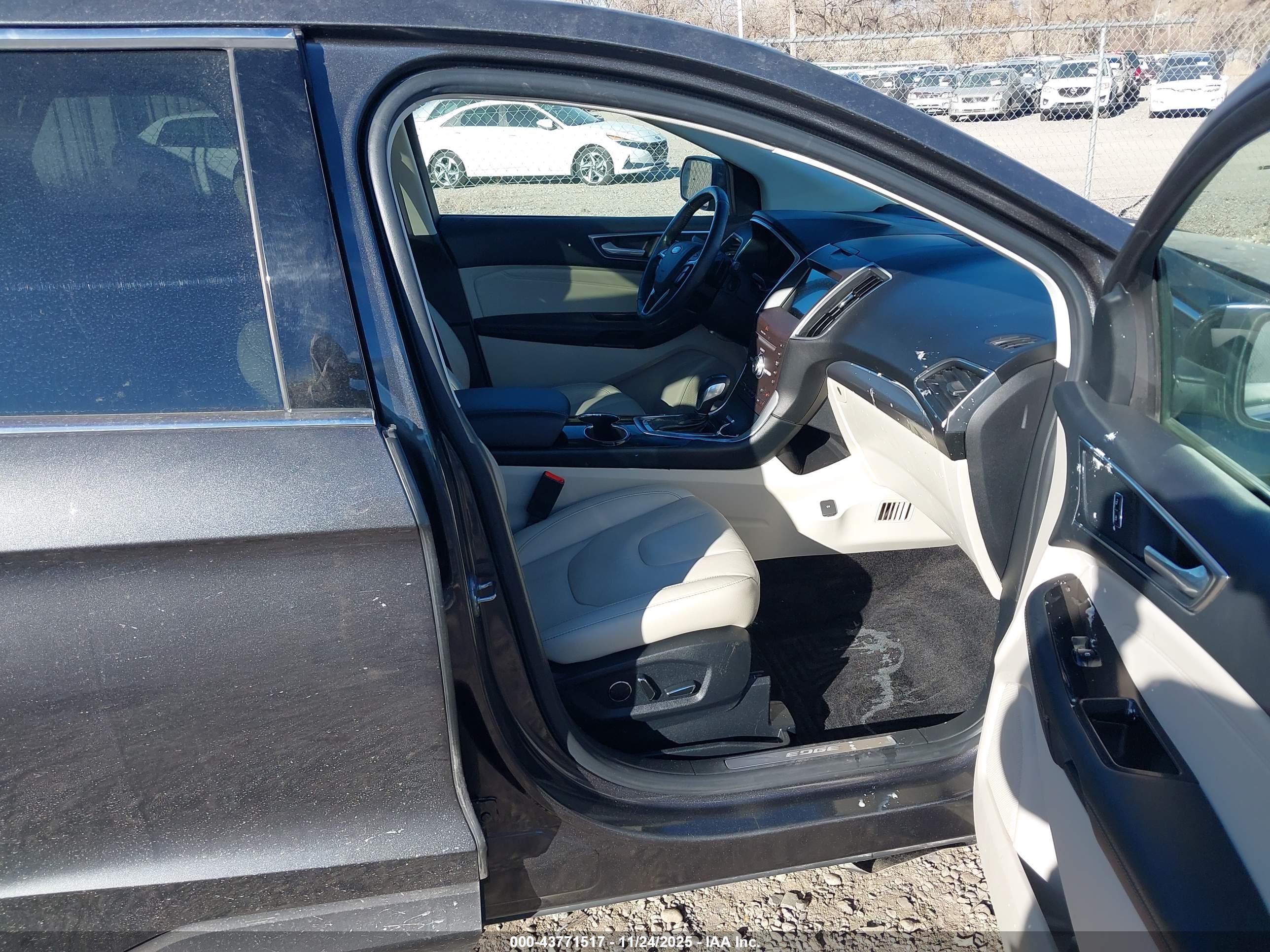 FORD EDGE image 5