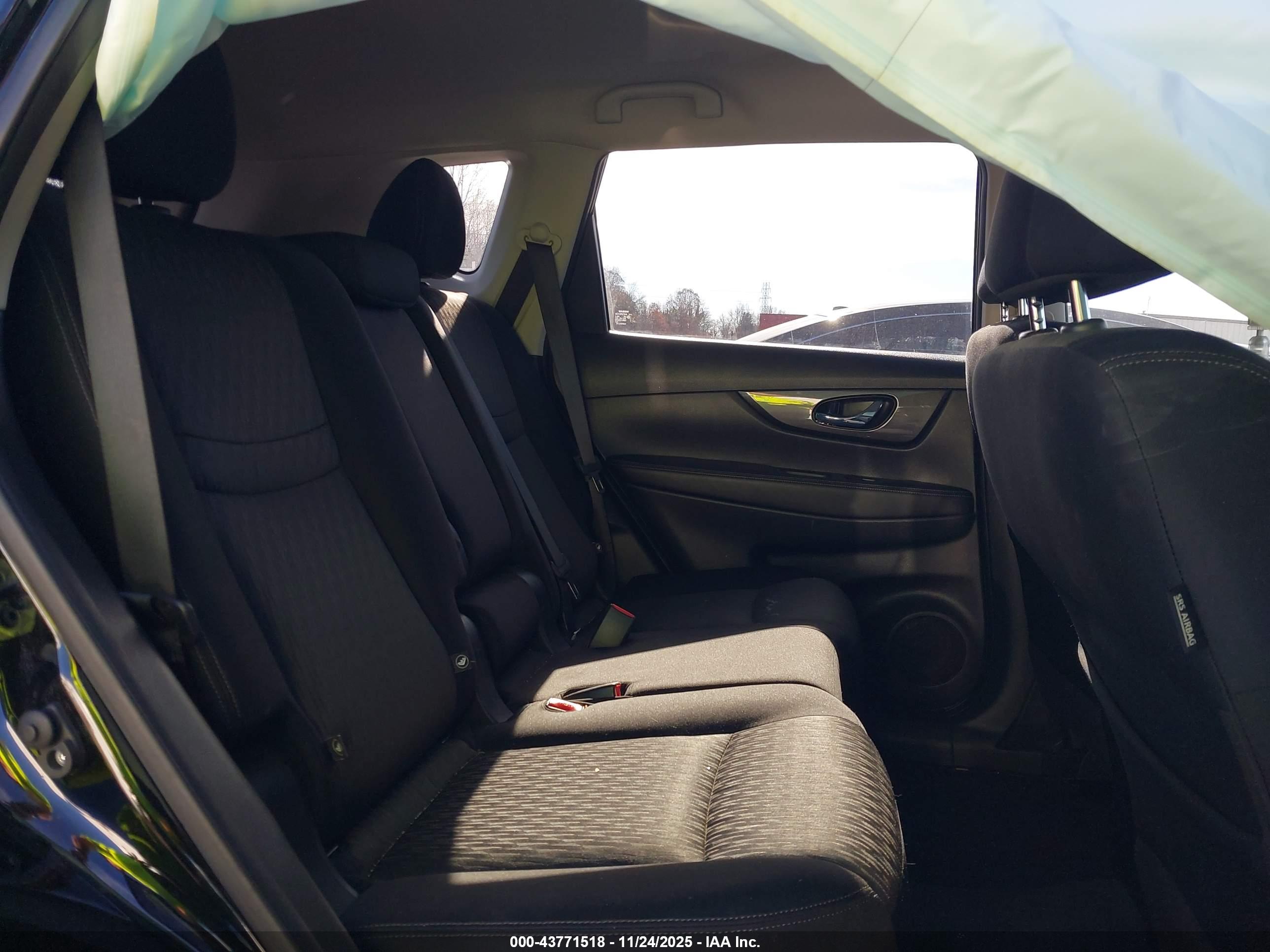 NISSAN ROGUE image 8