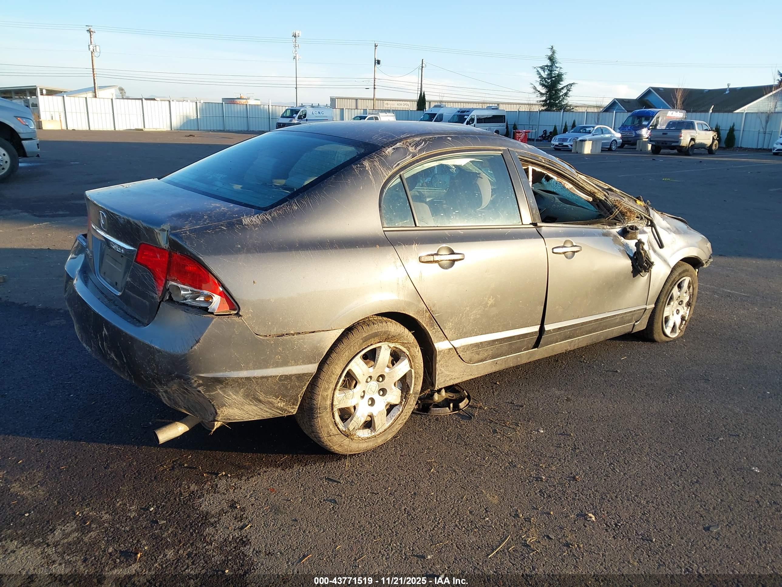 HONDA CIVIC image 4