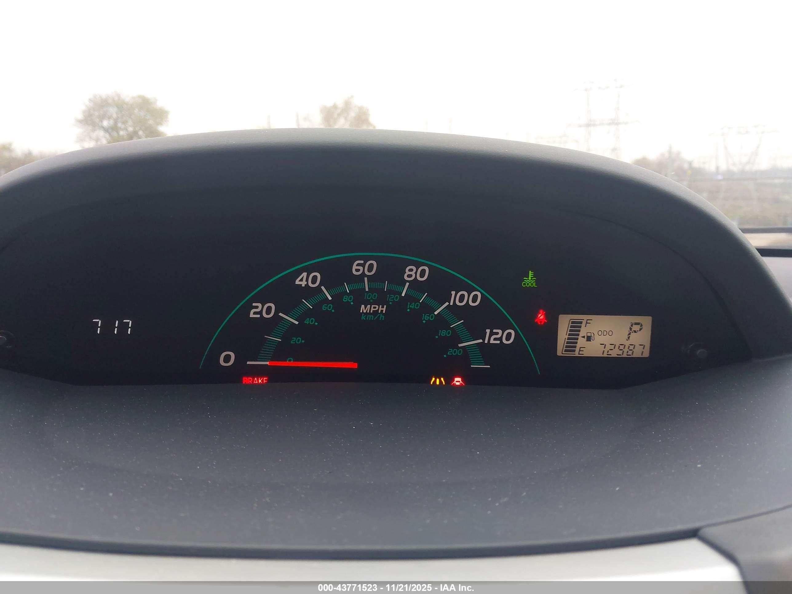 TOYOTA YARIS image 7
