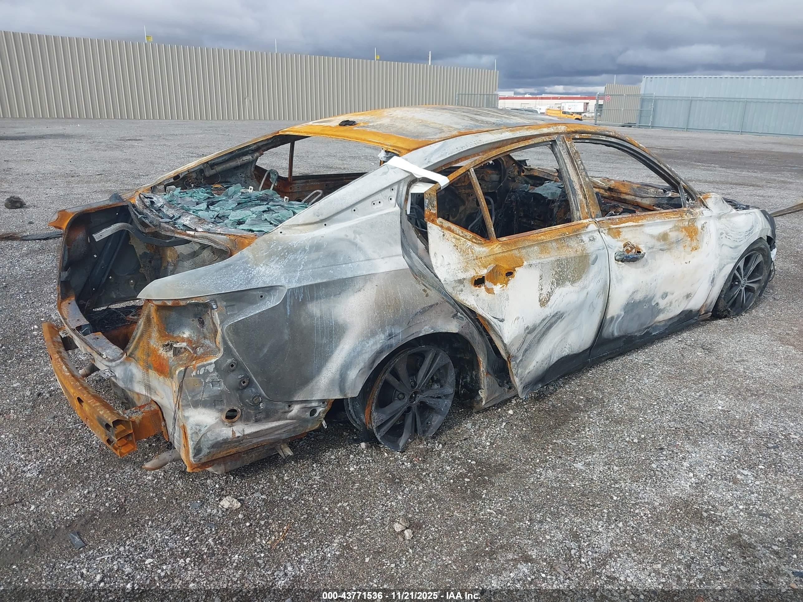 NISSAN ALTIMA image 4