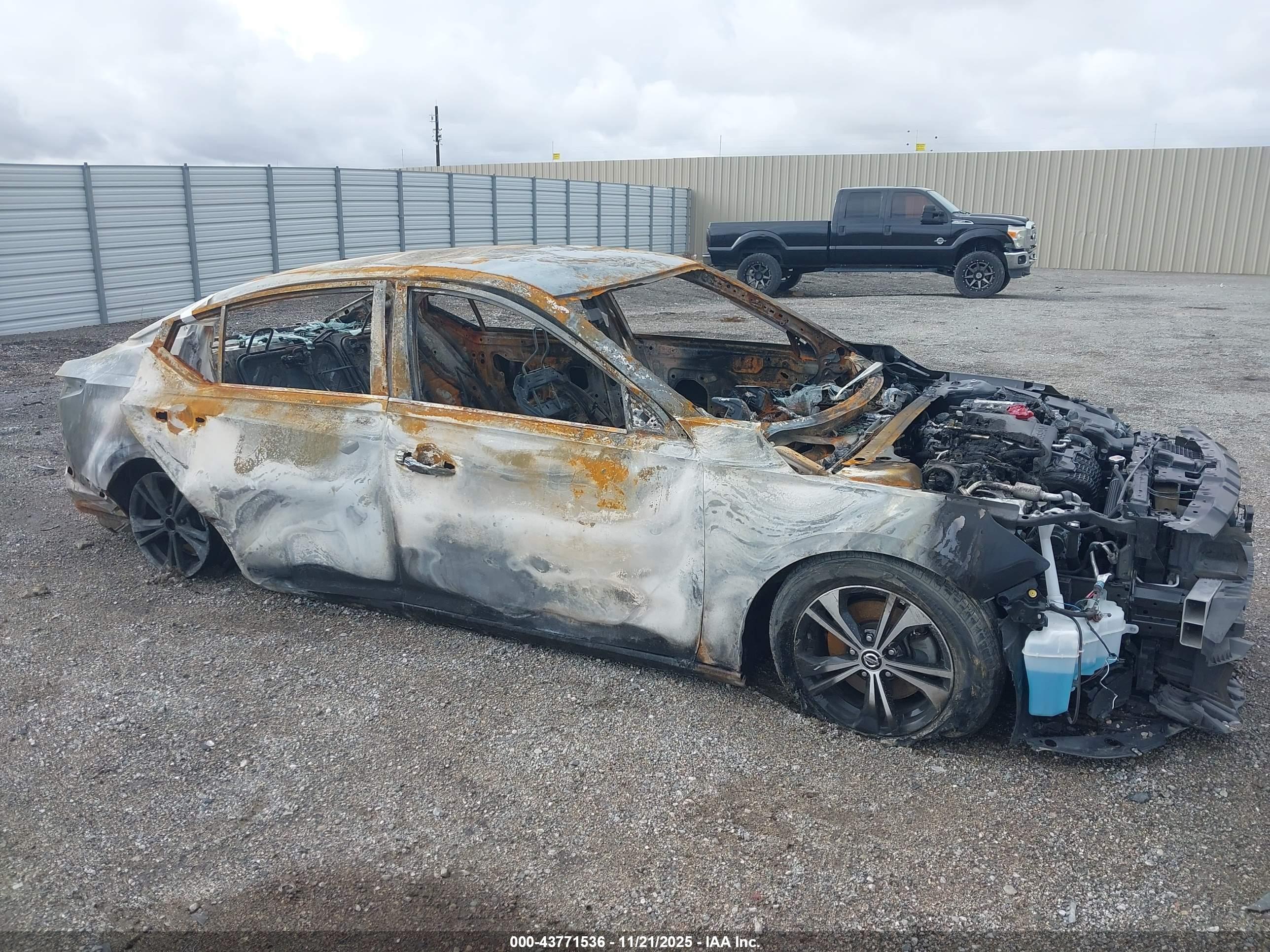 NISSAN ALTIMA image 6