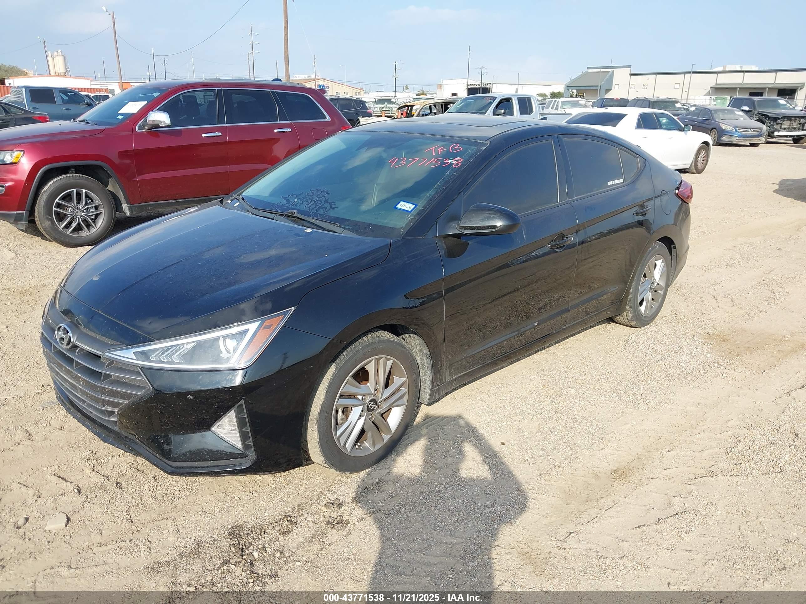 HYUNDAI ELANTRA image 2