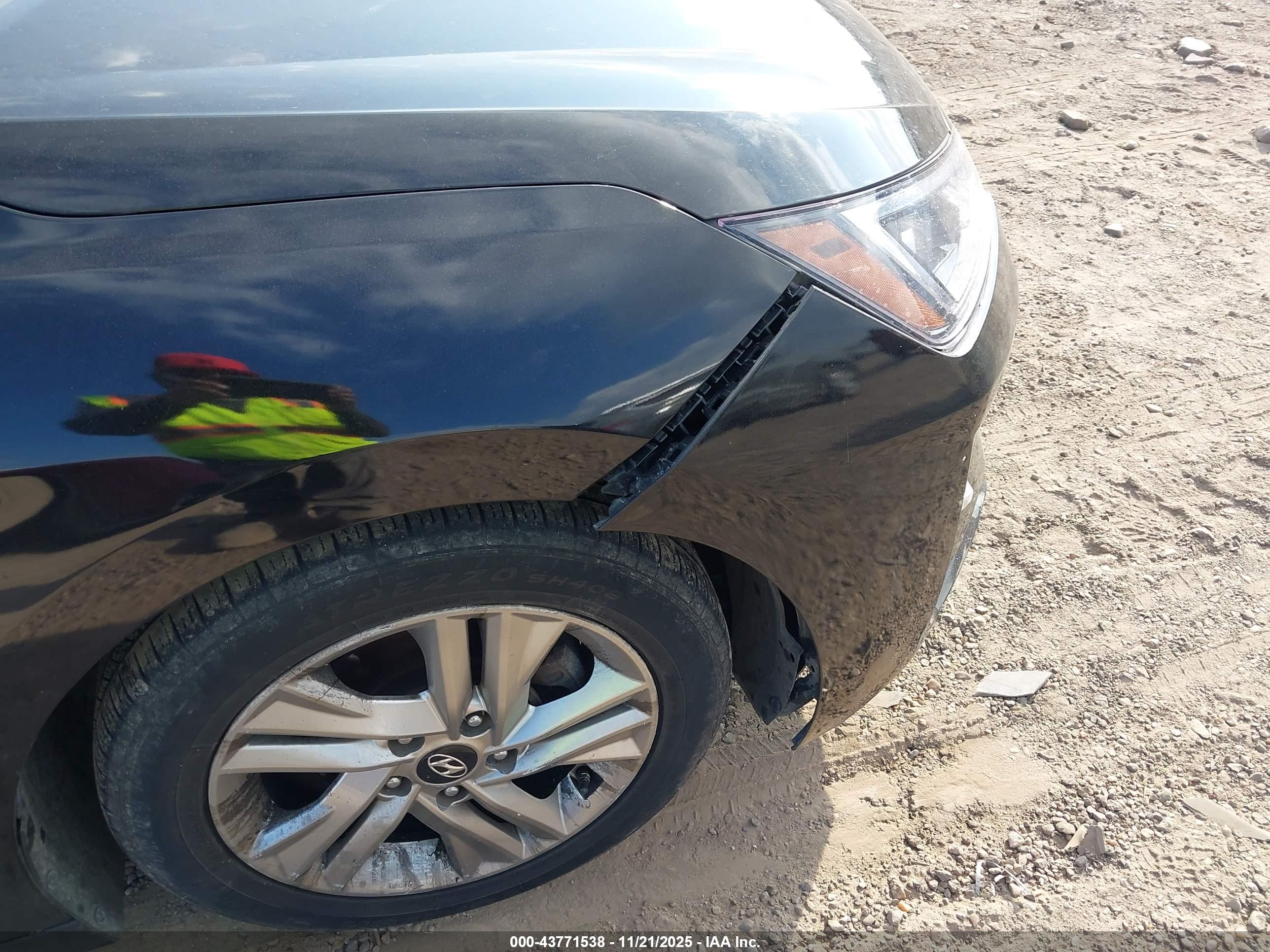 HYUNDAI ELANTRA image 6