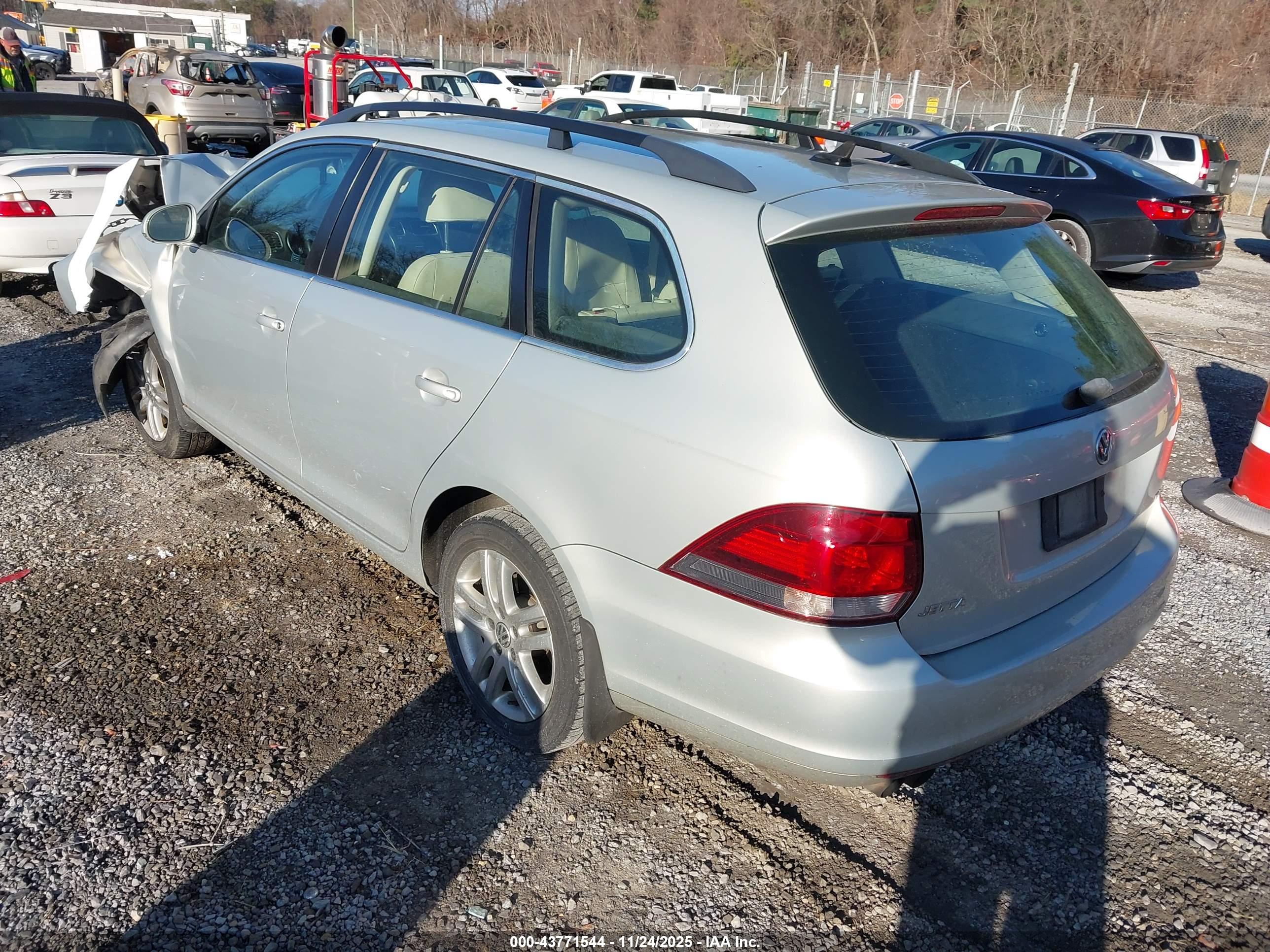 VOLKSWAGEN JETTA image 3