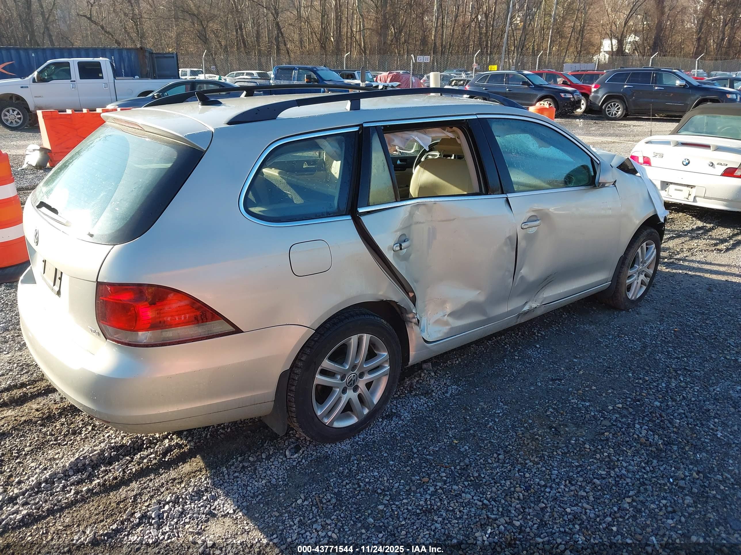 VOLKSWAGEN JETTA image 4