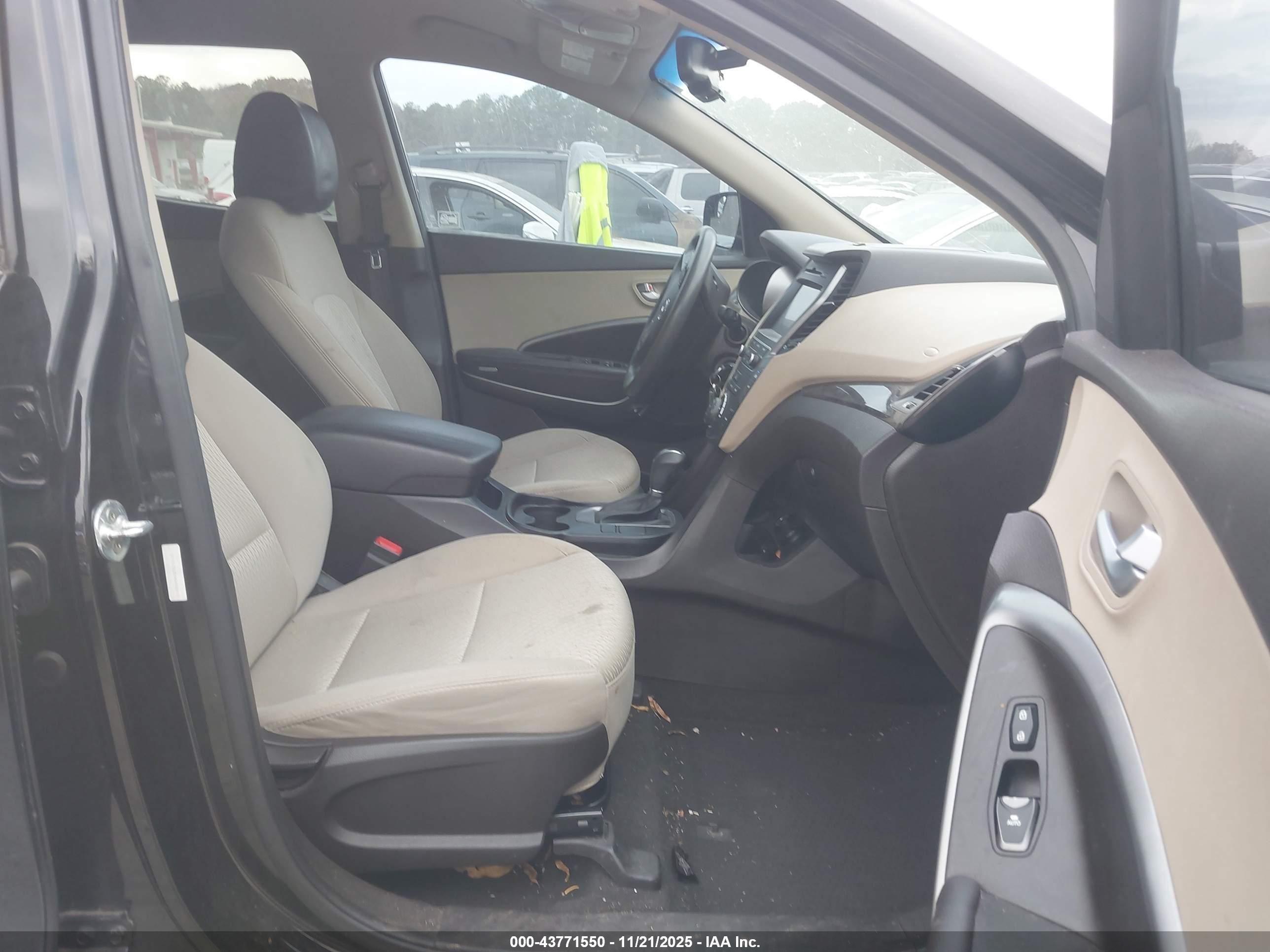 HYUNDAI SANTA image 5