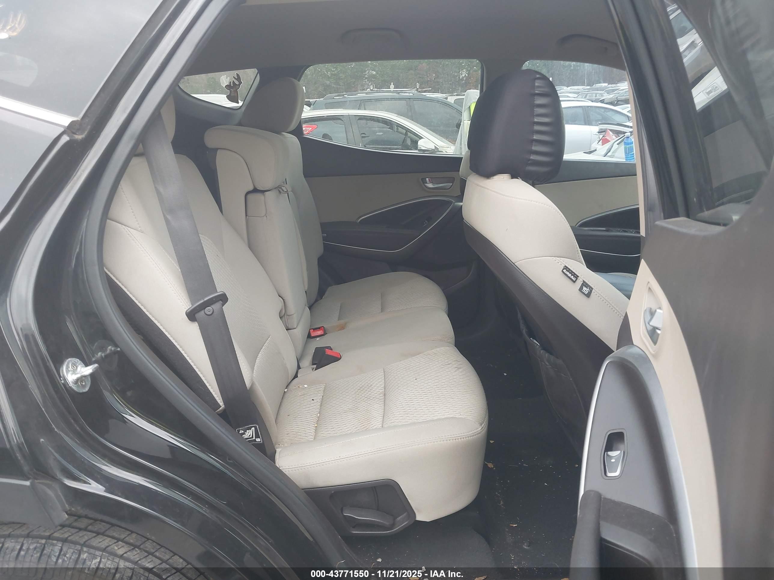 HYUNDAI SANTA image 8