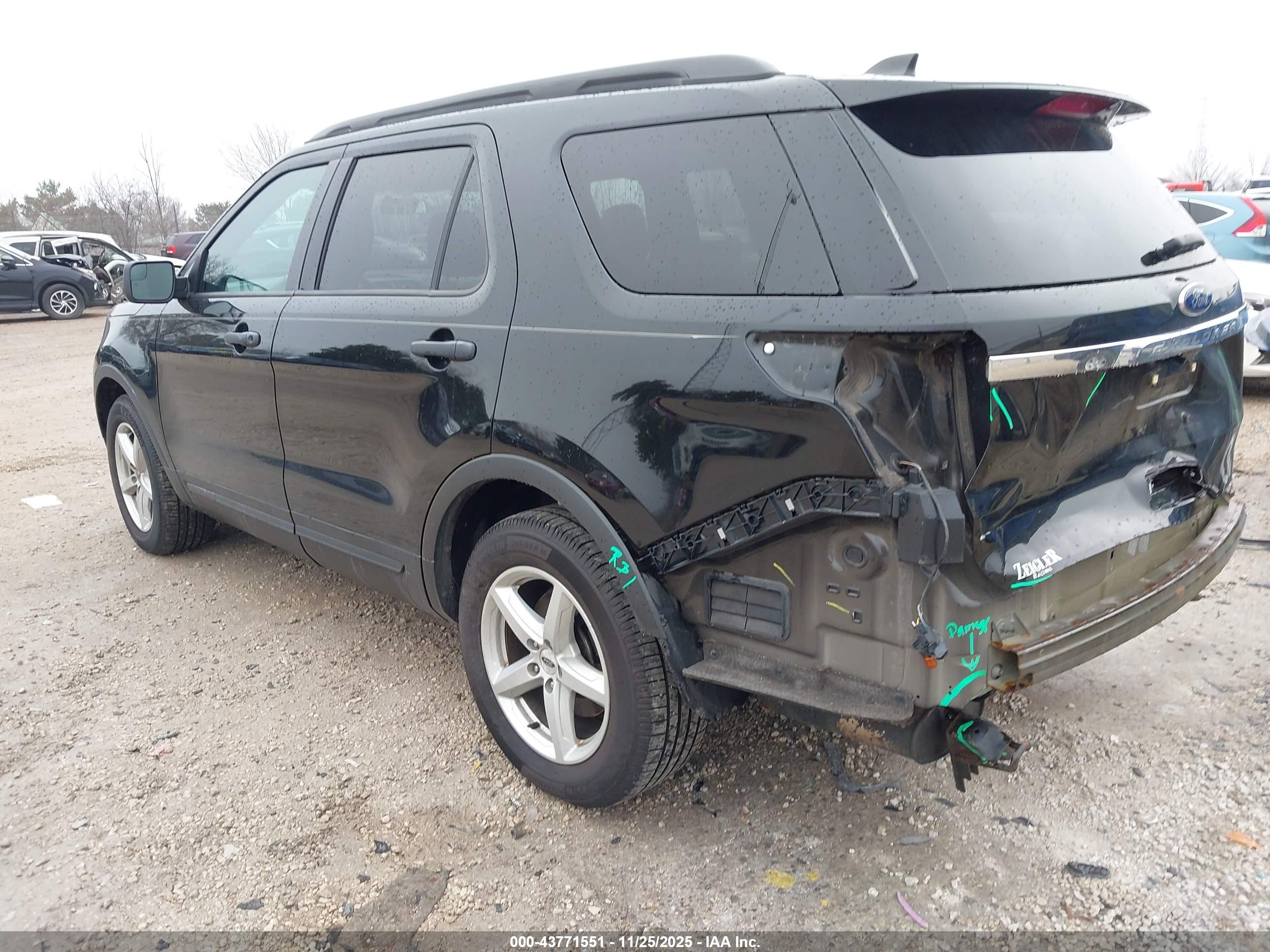 FORD EXPLORER image 3