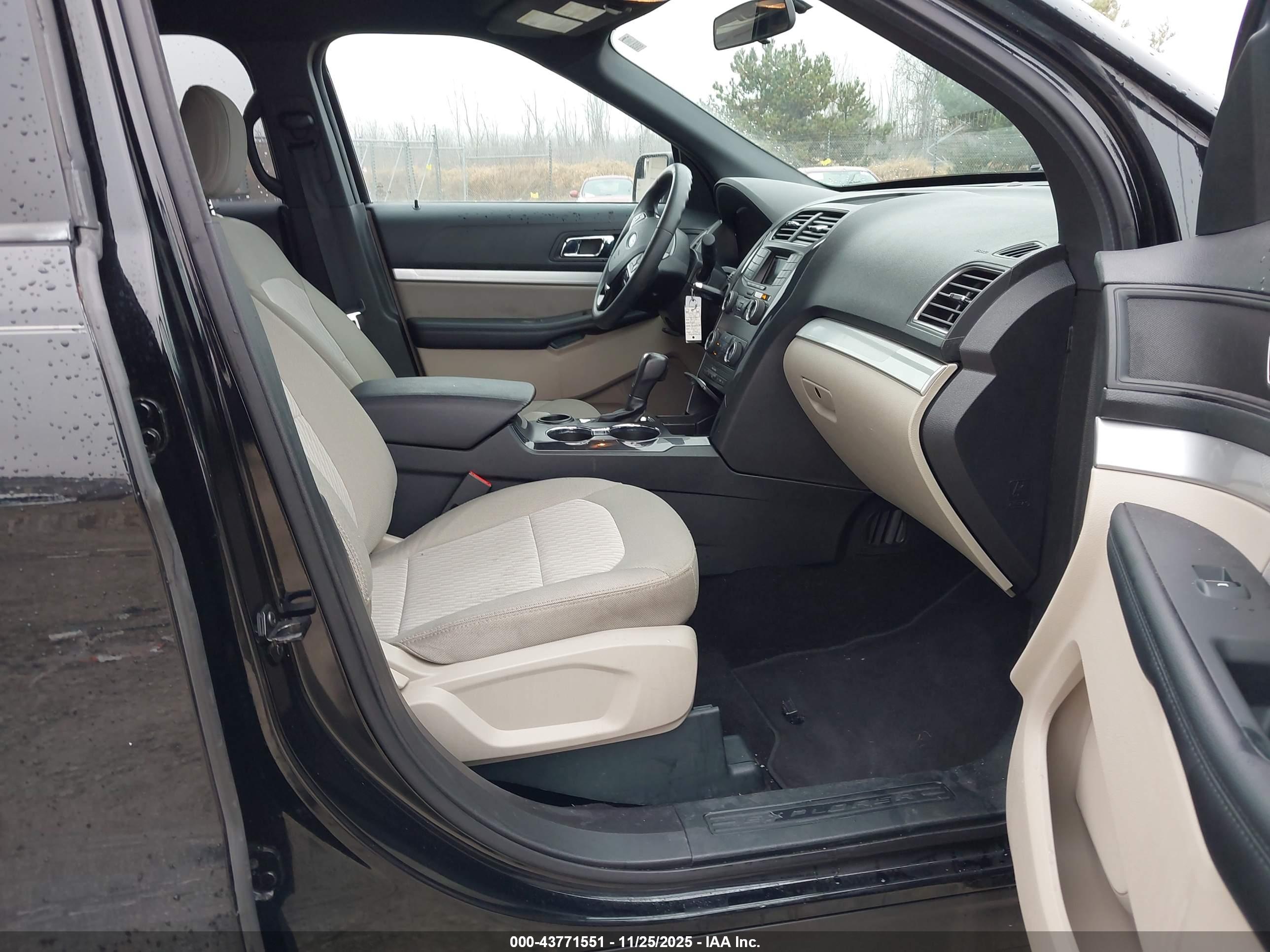 FORD EXPLORER image 5